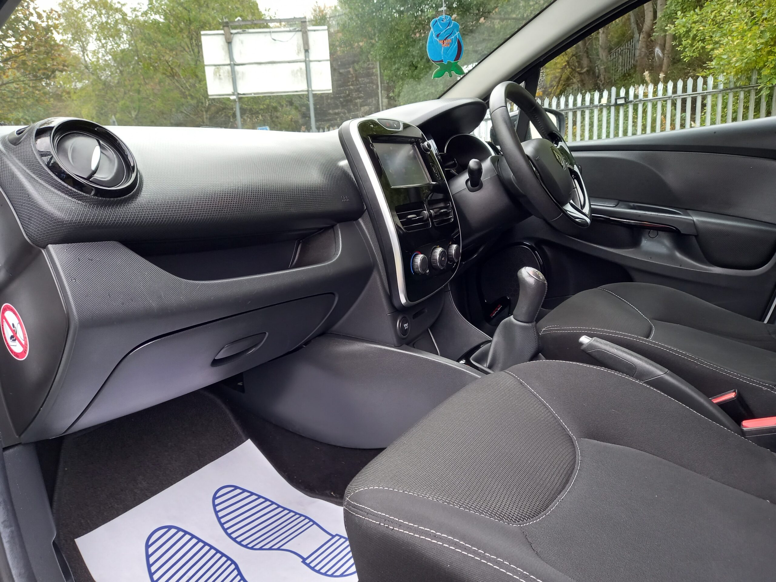 RENAULT CLIO 1.2 16V Dynamique Nav 5dr 2015 52,000 Miles Full Service History 3 Months Warranty - Image 20