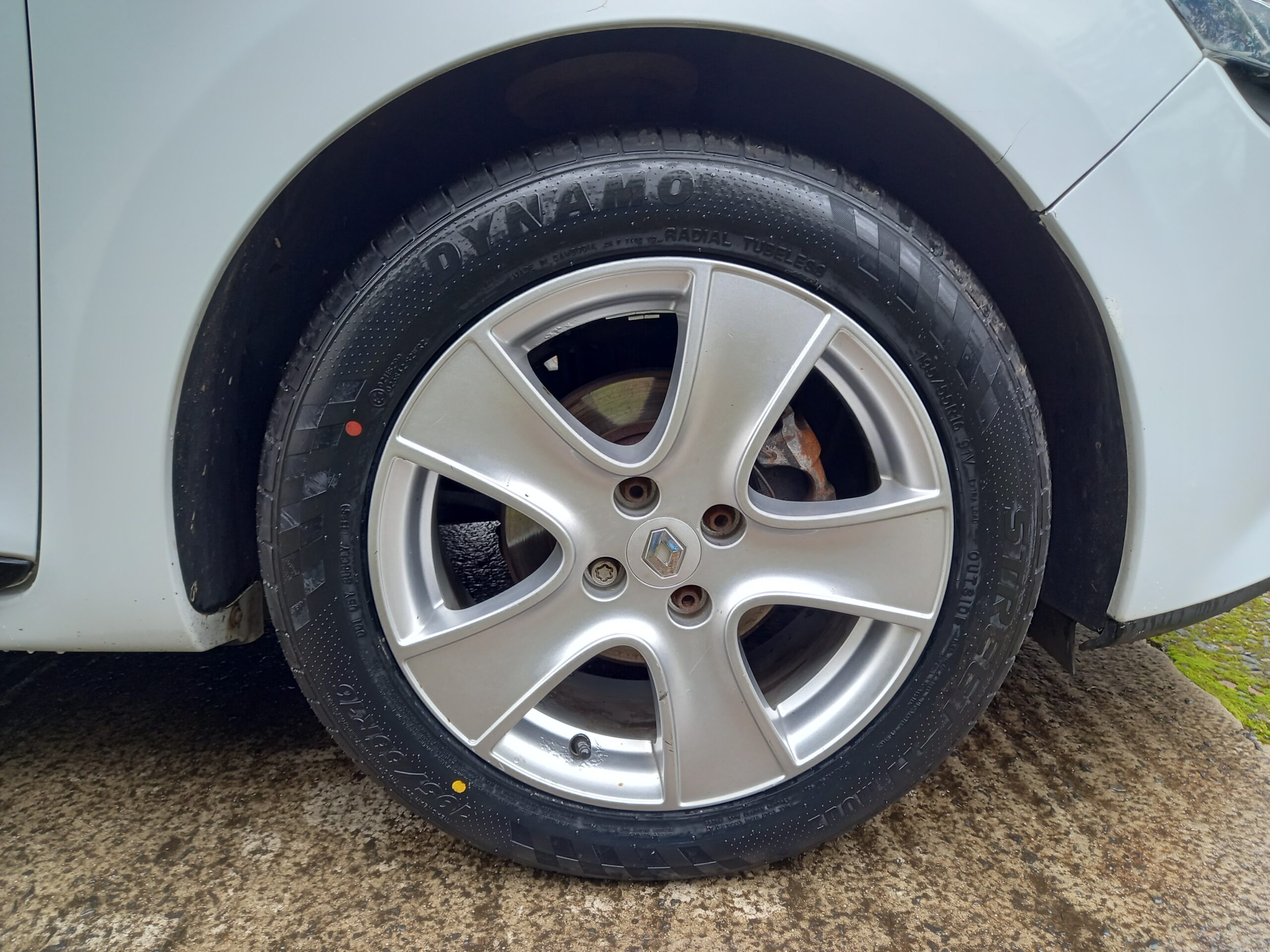 RENAULT CLIO 1.2 16V Dynamique Nav 5dr 2015 52,000 Miles Full Service History 3 Months Warranty - Image 36