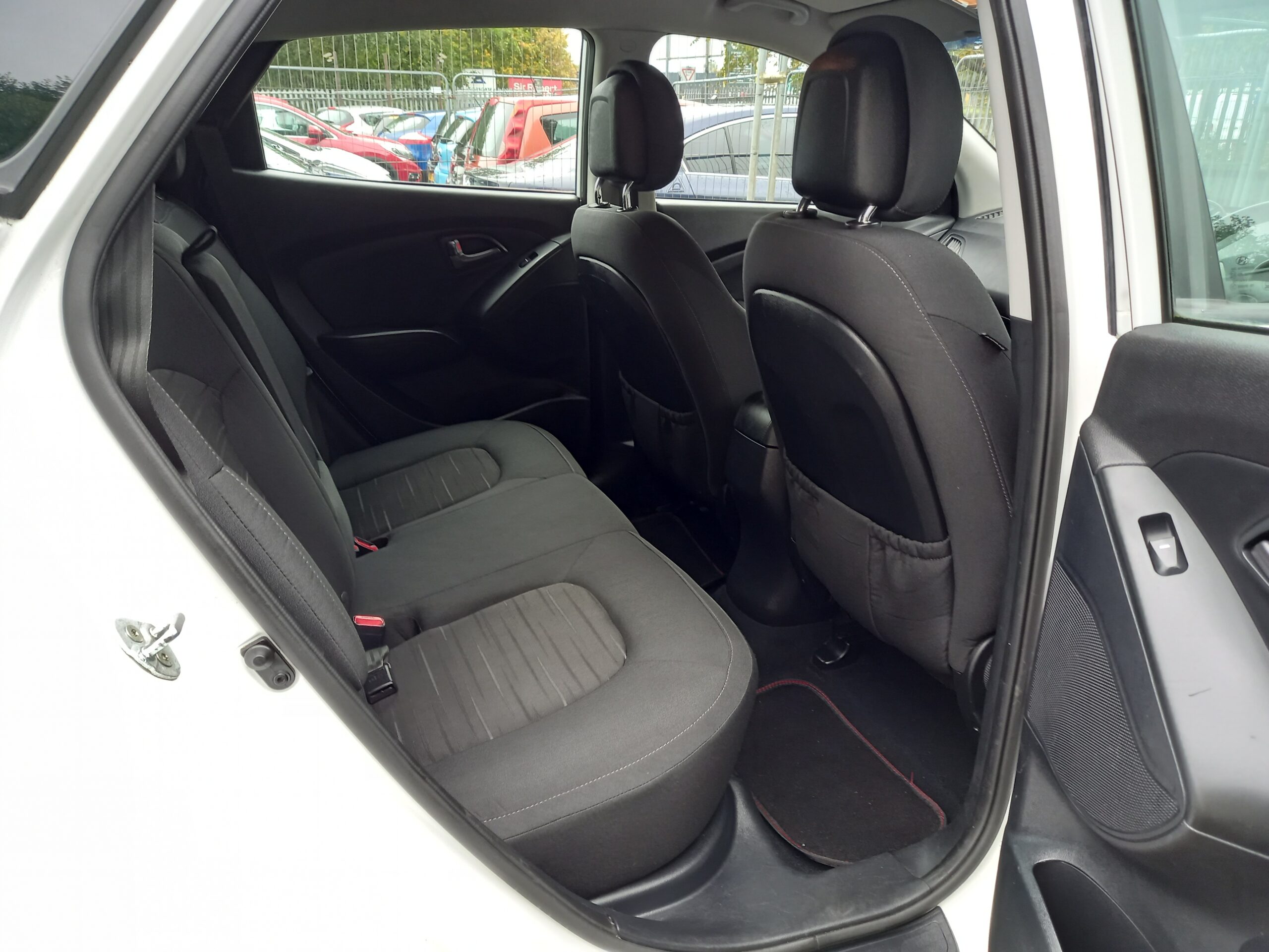 HYUNDAI IX35 1.6 GDI S 5dr 2WD petrol 2015 Service History 61,000 Miles 3 Months Warranty - Image 20