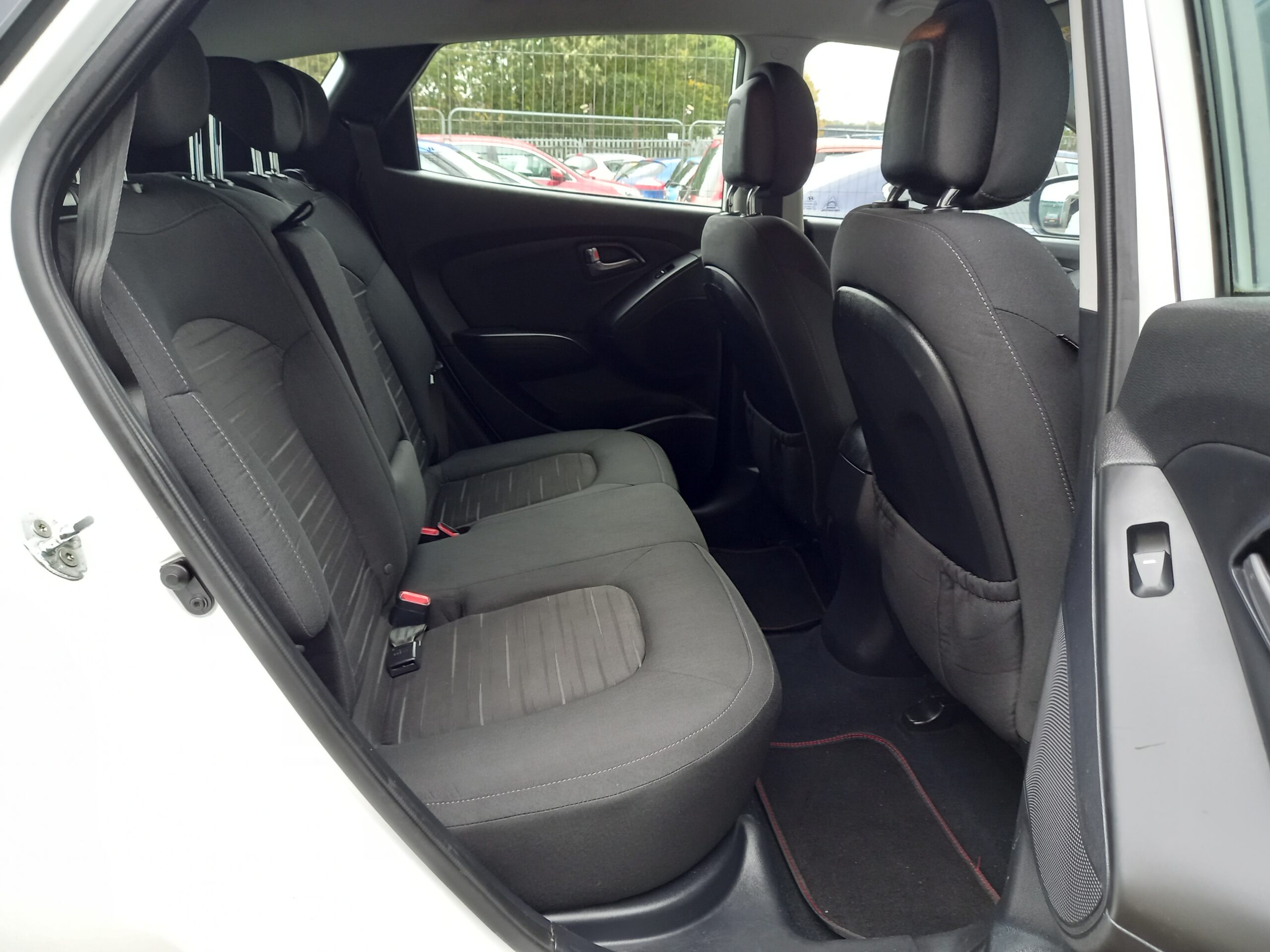 HYUNDAI IX35 1.6 GDI S 5dr 2WD petrol 2015 Service History 61,000 Miles 3 Months Warranty - Image 21