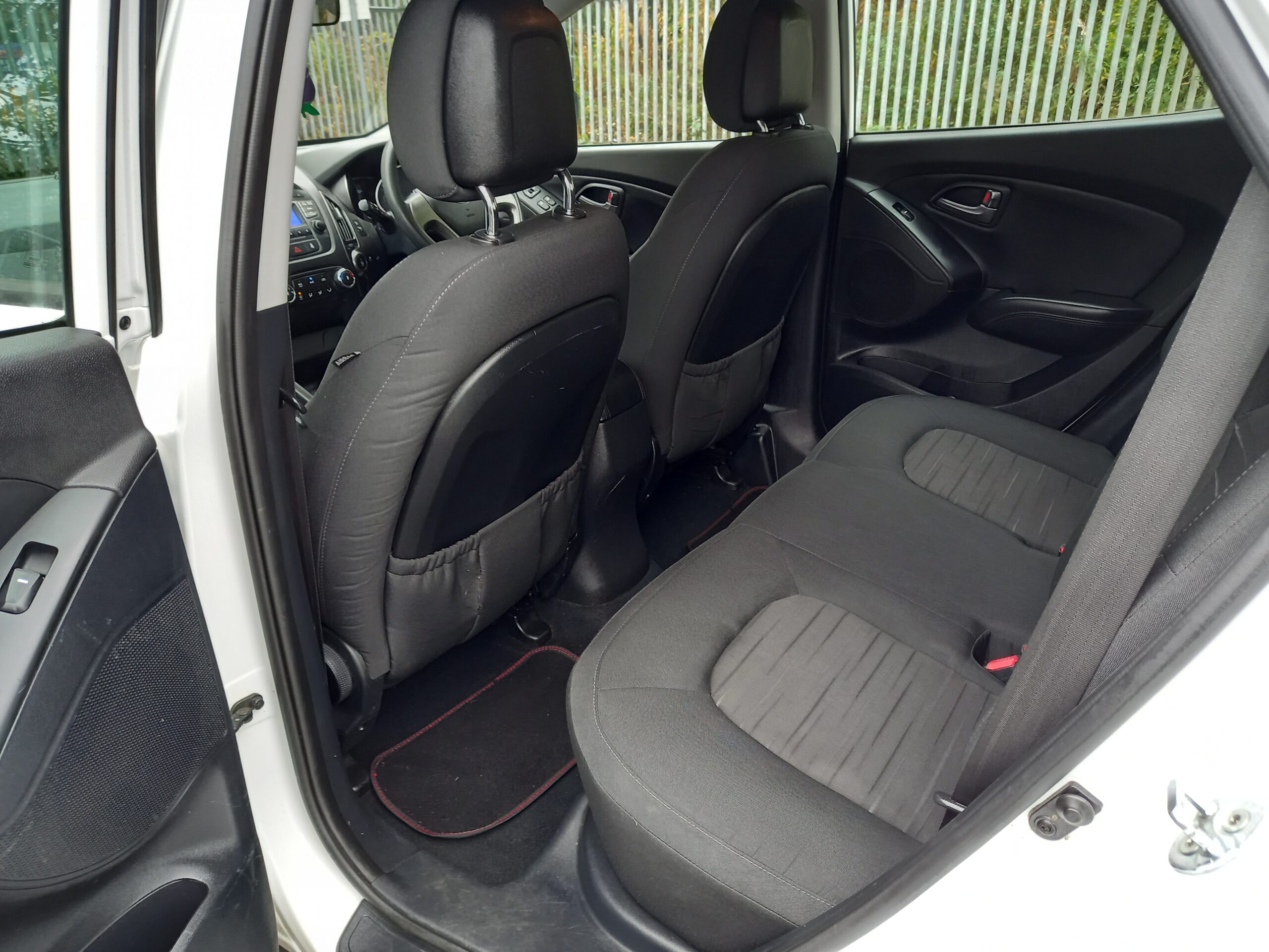 HYUNDAI IX35 1.6 GDI S 5dr 2WD petrol 2015 Service History 61,000 Miles 3 Months Warranty - Image 26