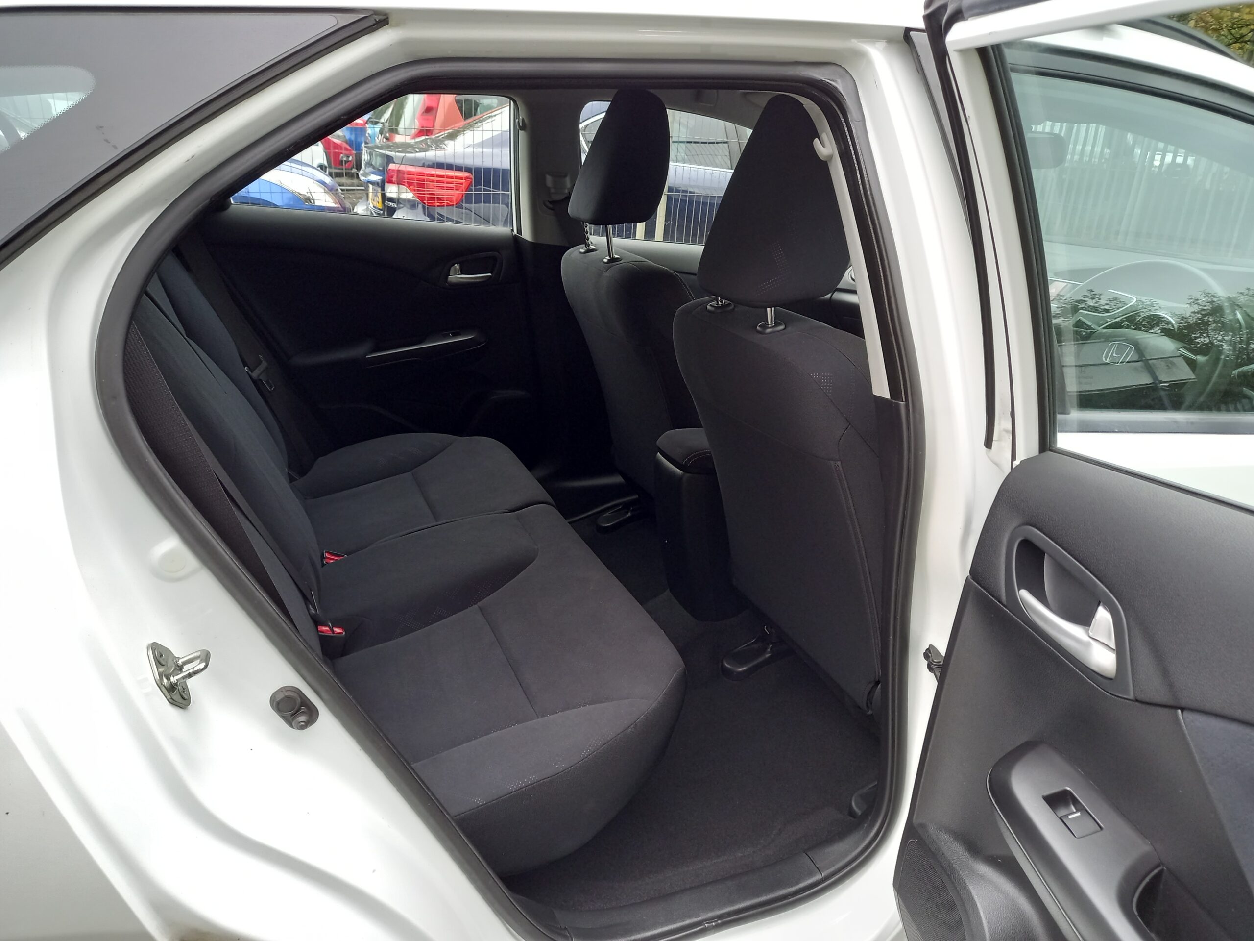 HONDA CIVIC 1.6 i-DTEC Black Edition 5dr 2015 Estate 80,000 MILES Full Service History £20 tax 3 Months Warranty - Image 20