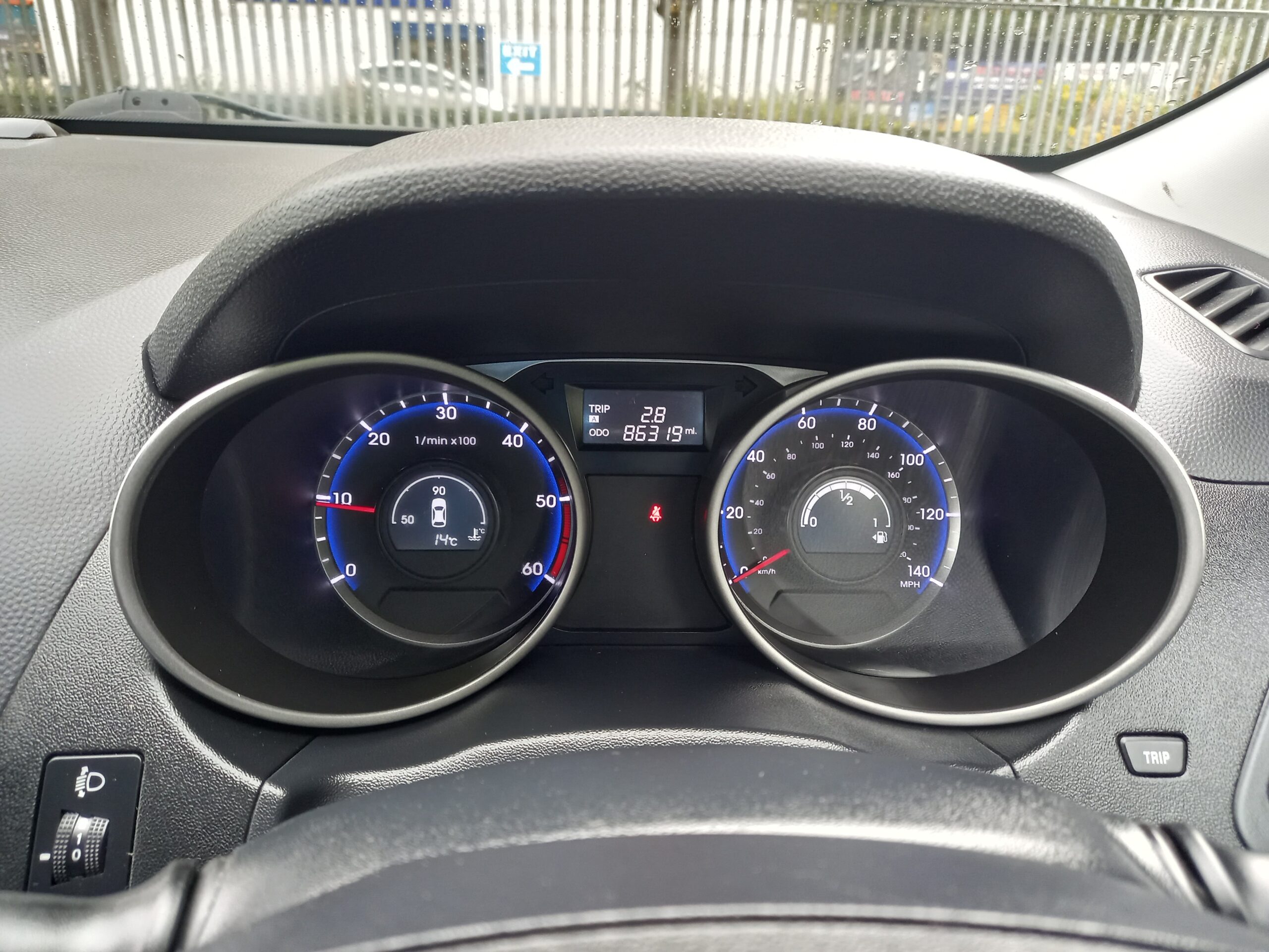 HYUNDAI IX35 1.7 CRDi Style 5dr 2WD 2013 86,000 Miles Full Service History 3 Months Warranty - Image 27