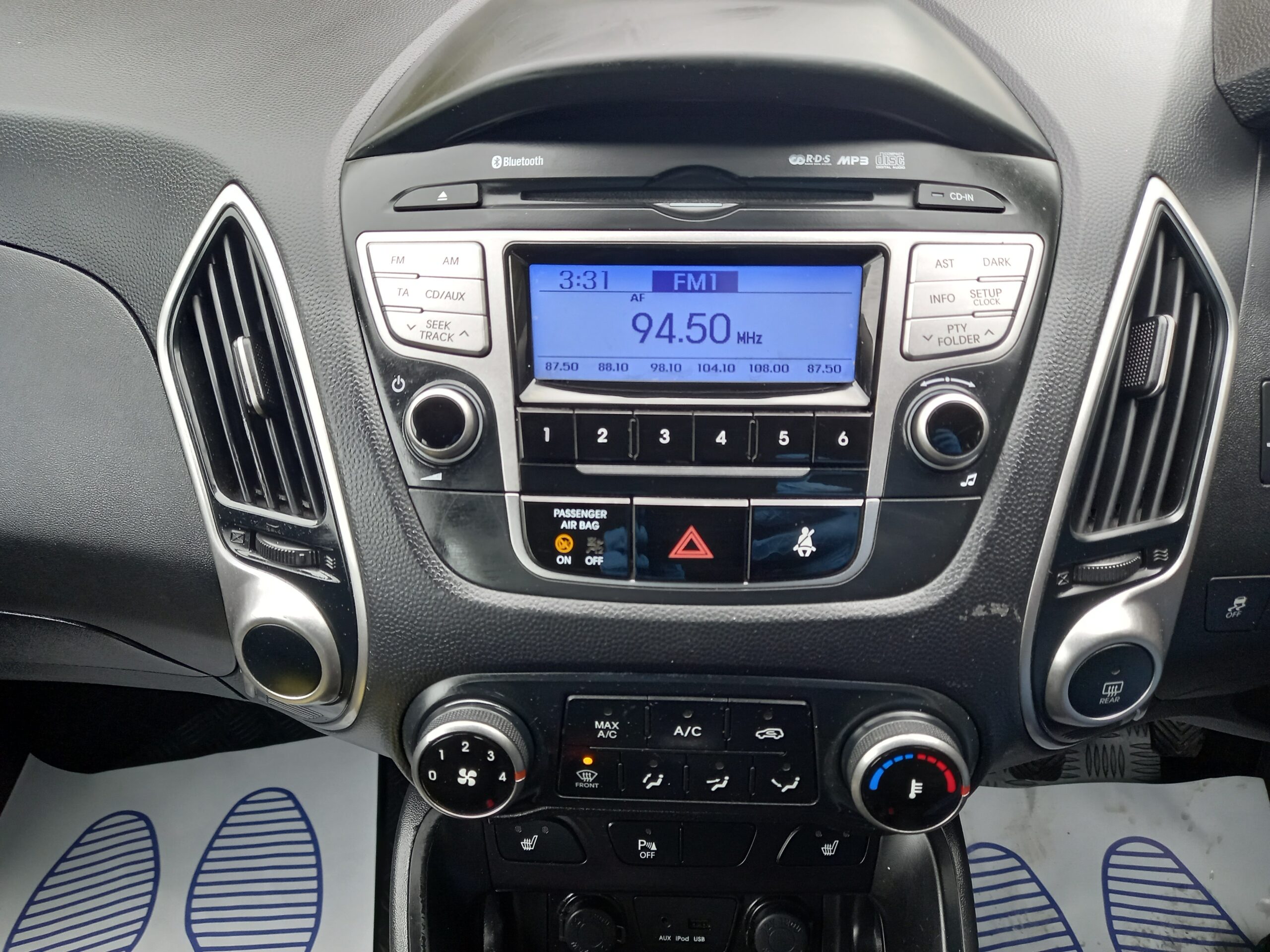 HYUNDAI IX35 1.7 CRDi Style 5dr 2WD 2013 86,000 Miles Full Service History 3 Months Warranty - Image 26