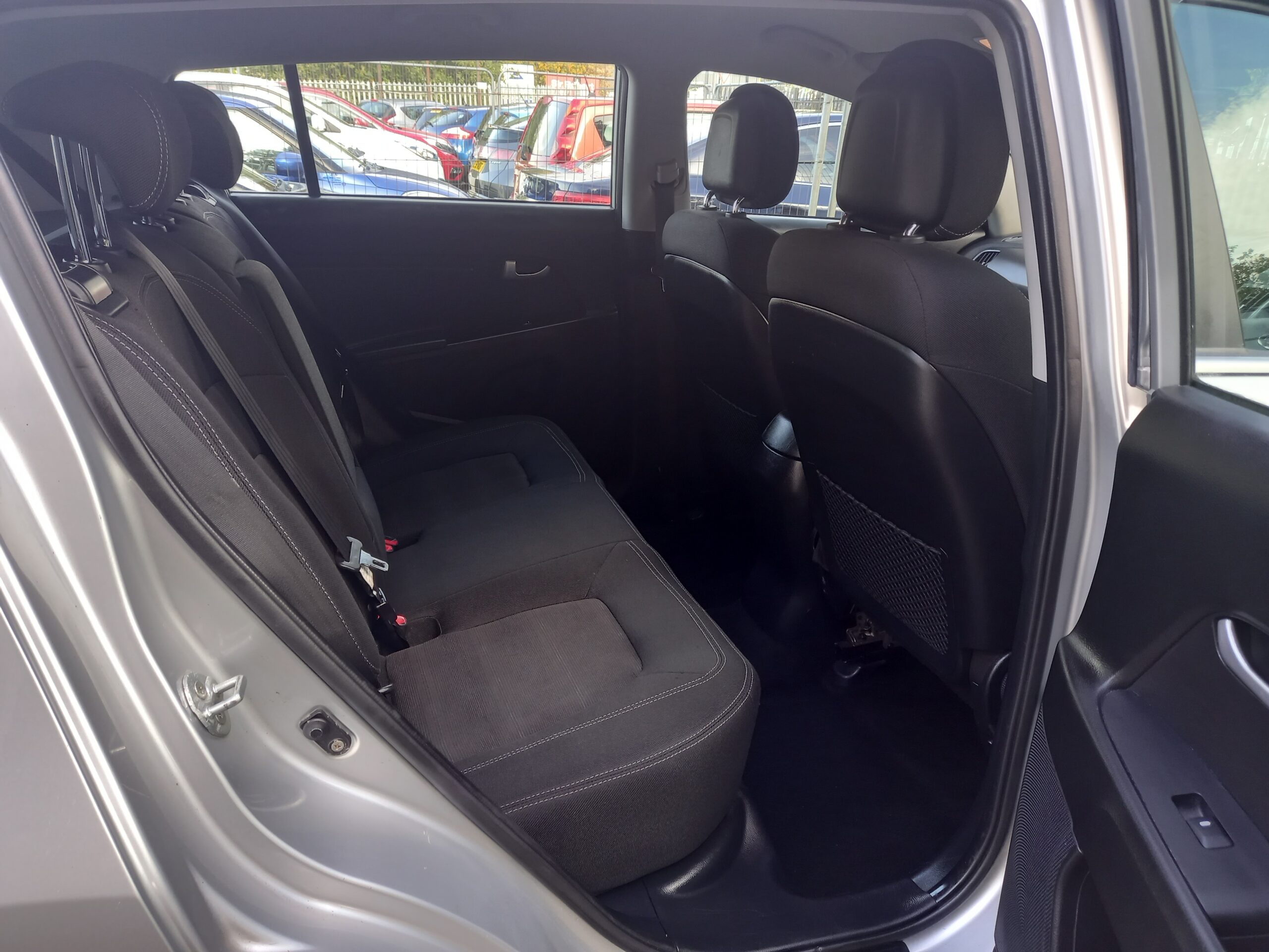 KIA SPORTAGE 1.7 CRDi ISG 1 5dr 2012 92,000 Miles Full Service History 3 Months Warranty - Image 19