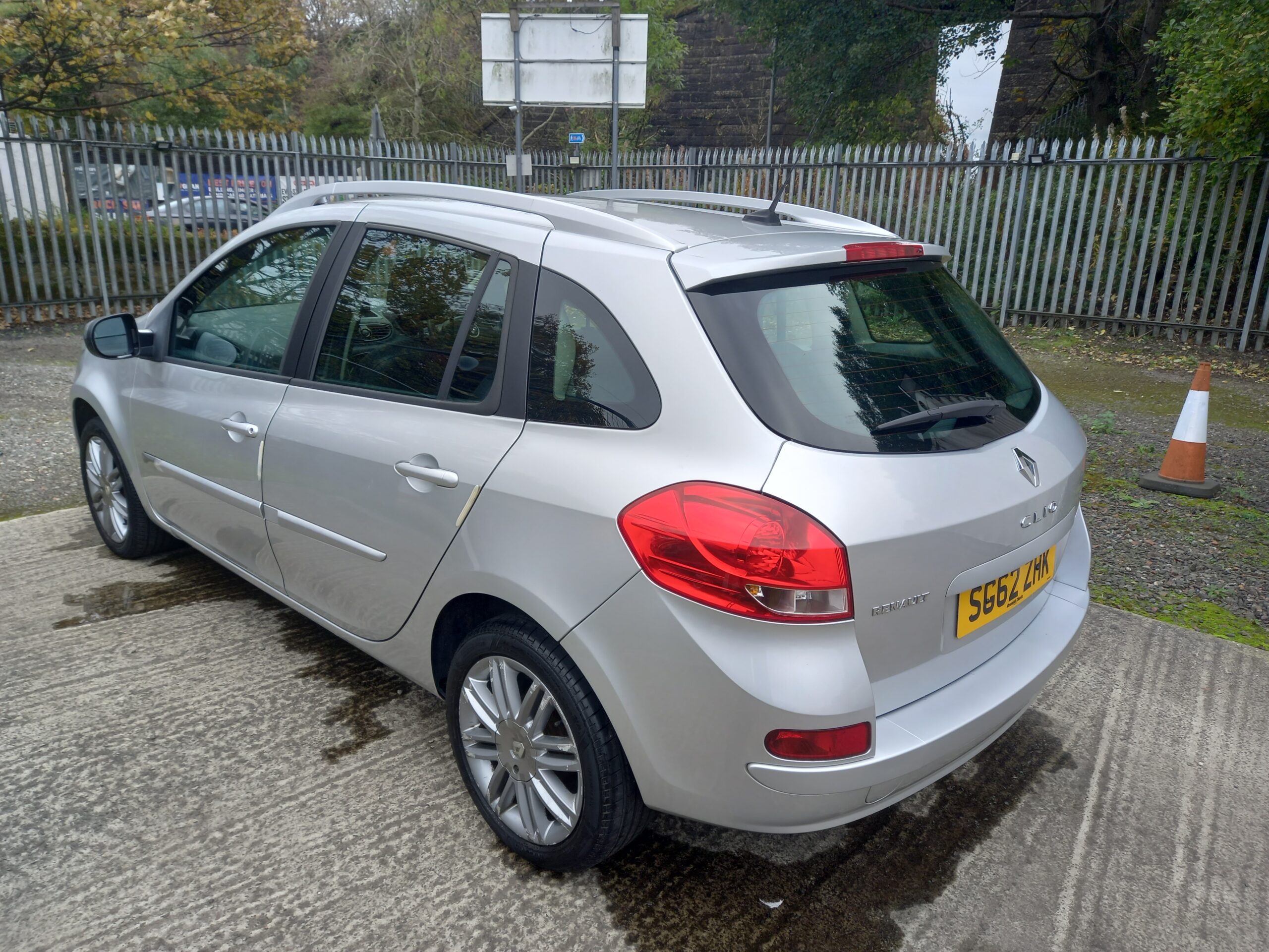 RENAULT CLIO 1.2 16V Dynamique TomTom 5dr Estate 2012 57,000 Miles Service History 3 Months Warranty - Image 4