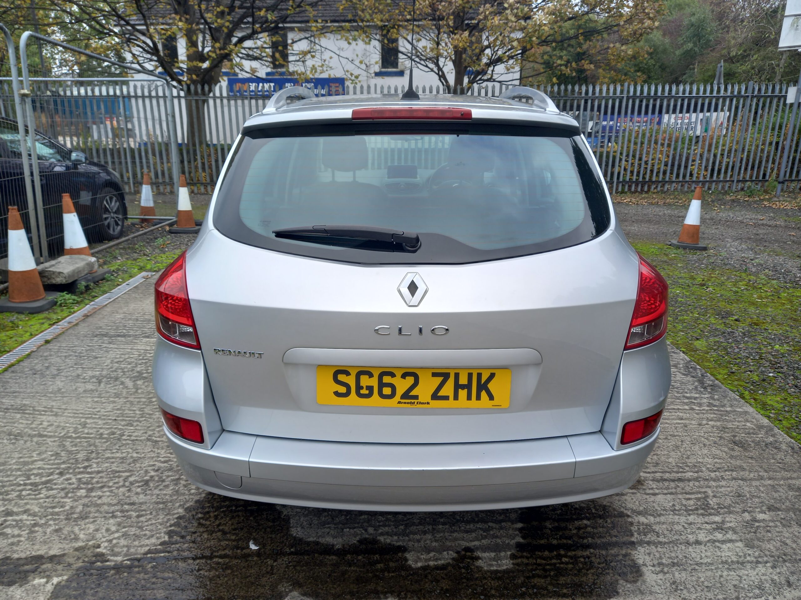 RENAULT CLIO 1.2 16V Dynamique TomTom 5dr Estate 2012 57,000 Miles Service History 3 Months Warranty - Image 5