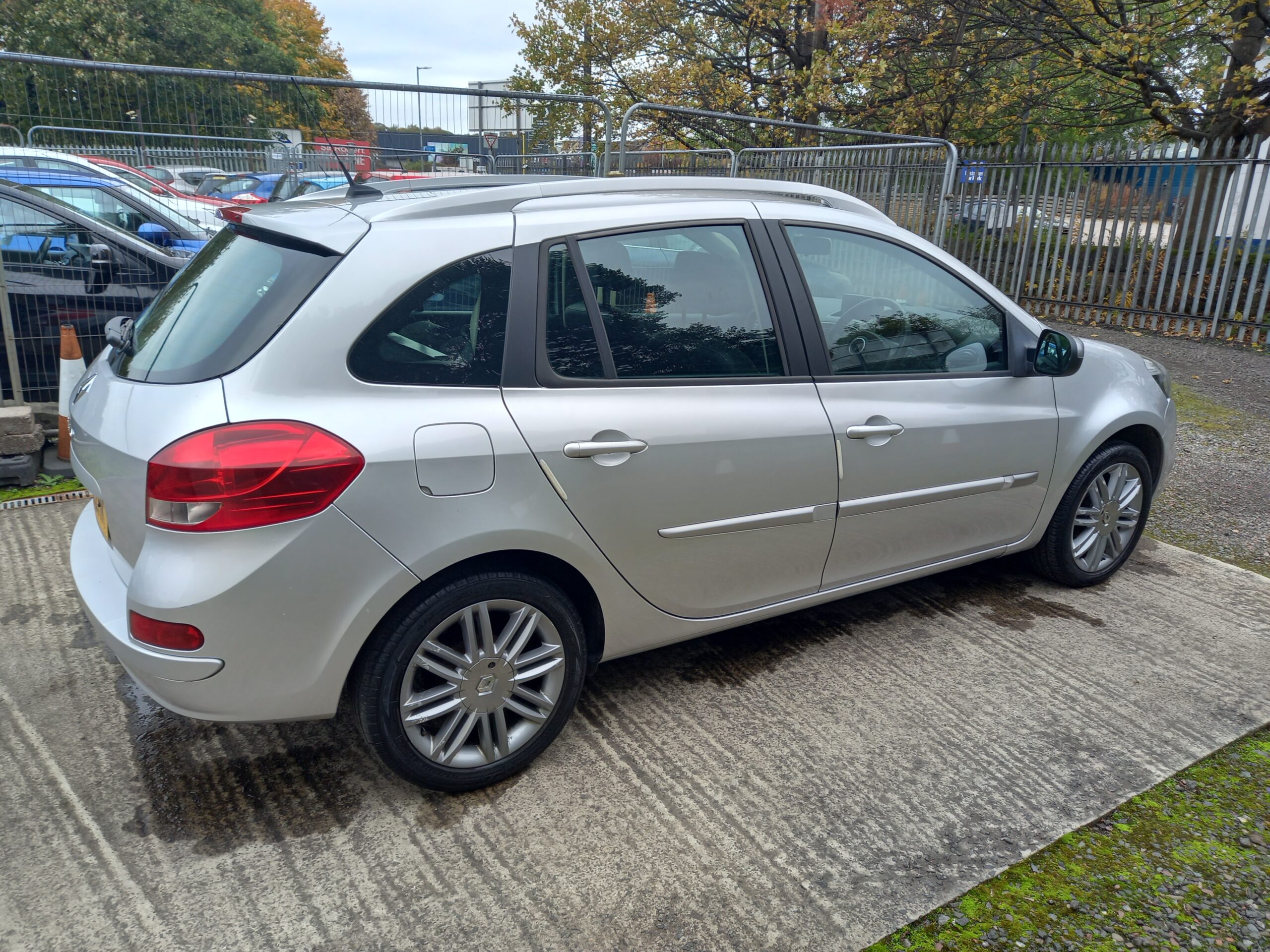 RENAULT CLIO 1.2 16V Dynamique TomTom 5dr Estate 2012 57,000 Miles Service History 3 Months Warranty - Image 6