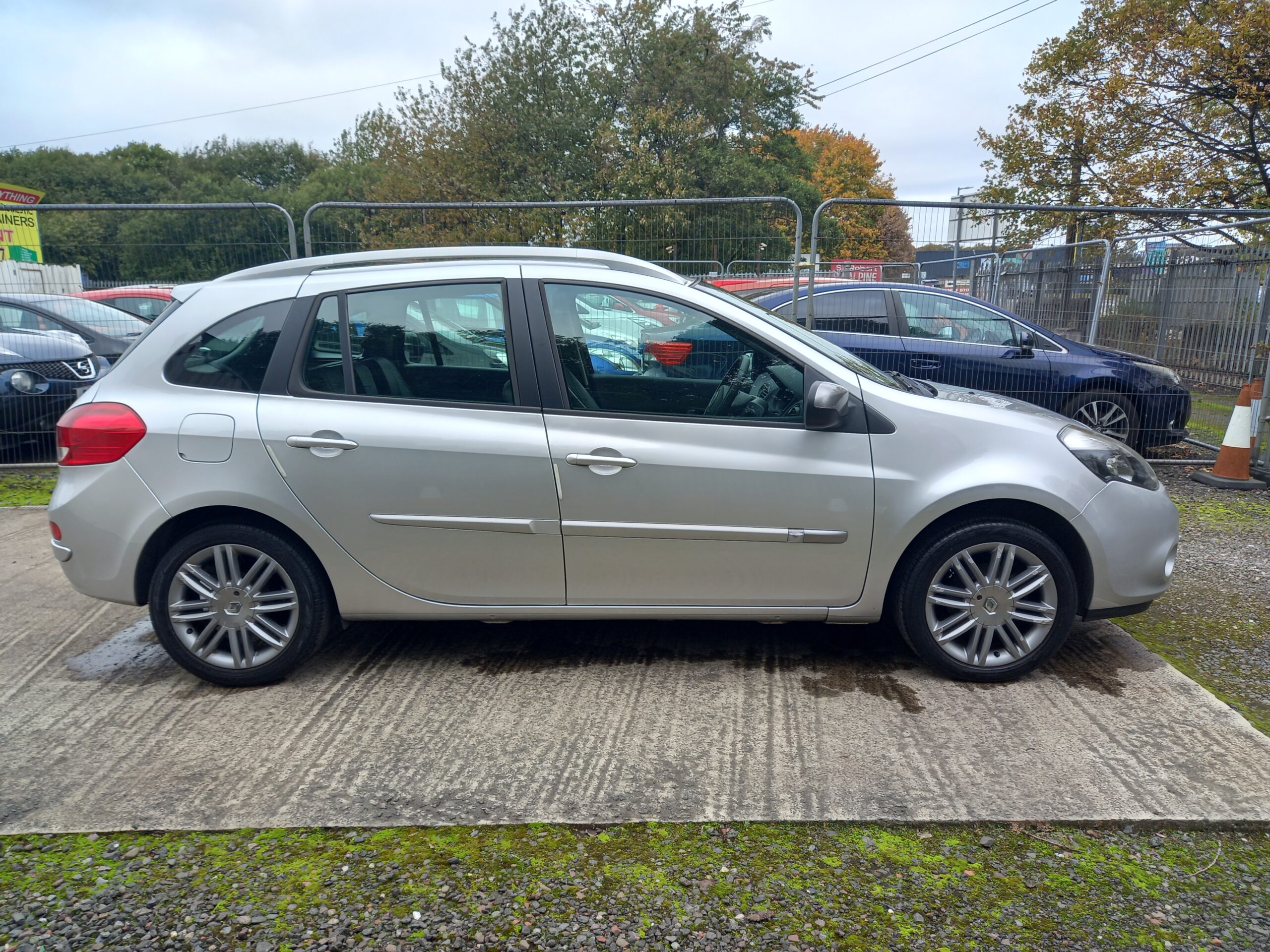 RENAULT CLIO 1.2 16V Dynamique TomTom 5dr Estate 2012 57,000 Miles Service History 3 Months Warranty - Image 11