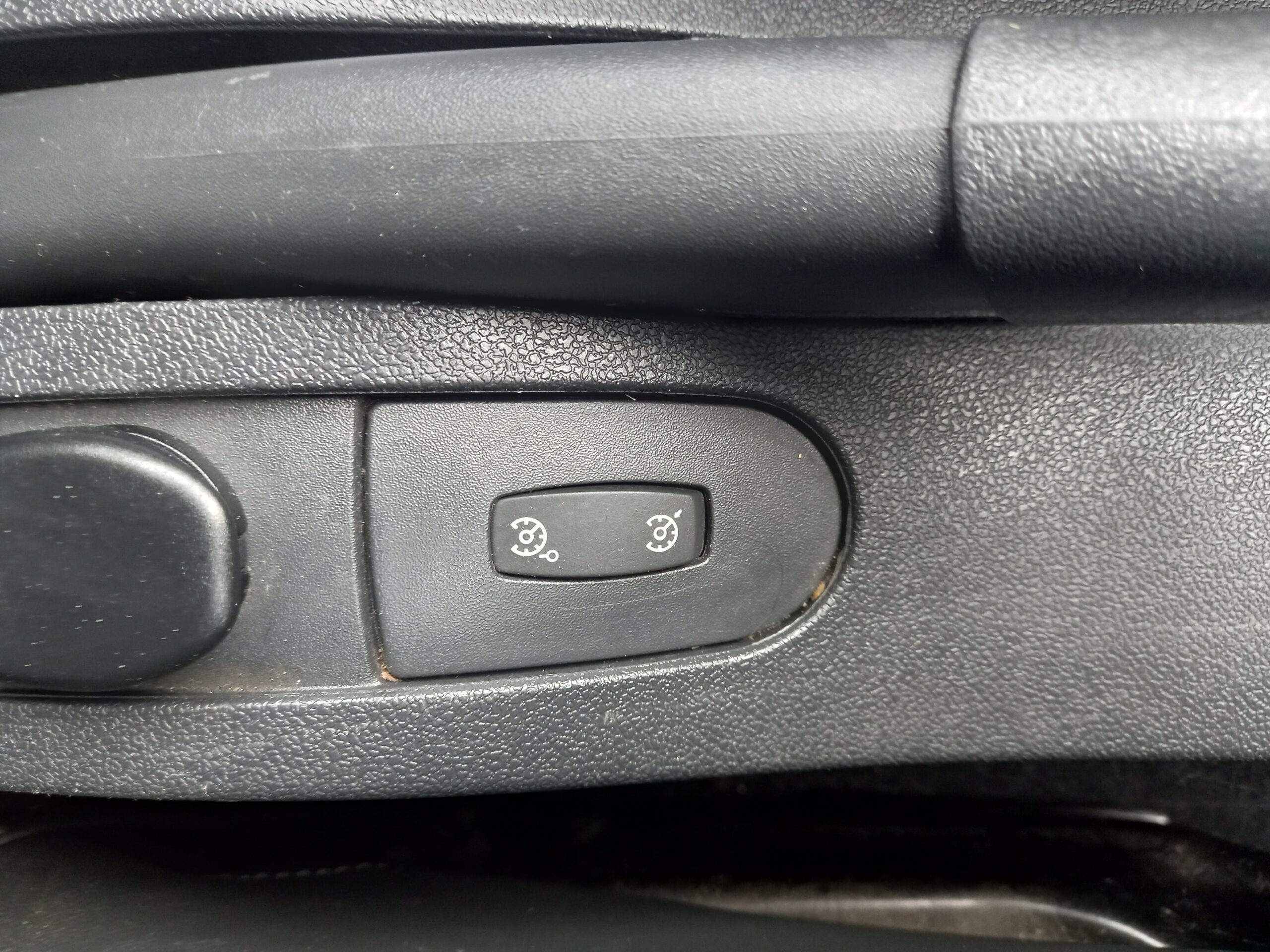 RENAULT CLIO 1.2 16V Dynamique TomTom 5dr Estate 2012 57,000 Miles Service History 3 Months Warranty - Image 29