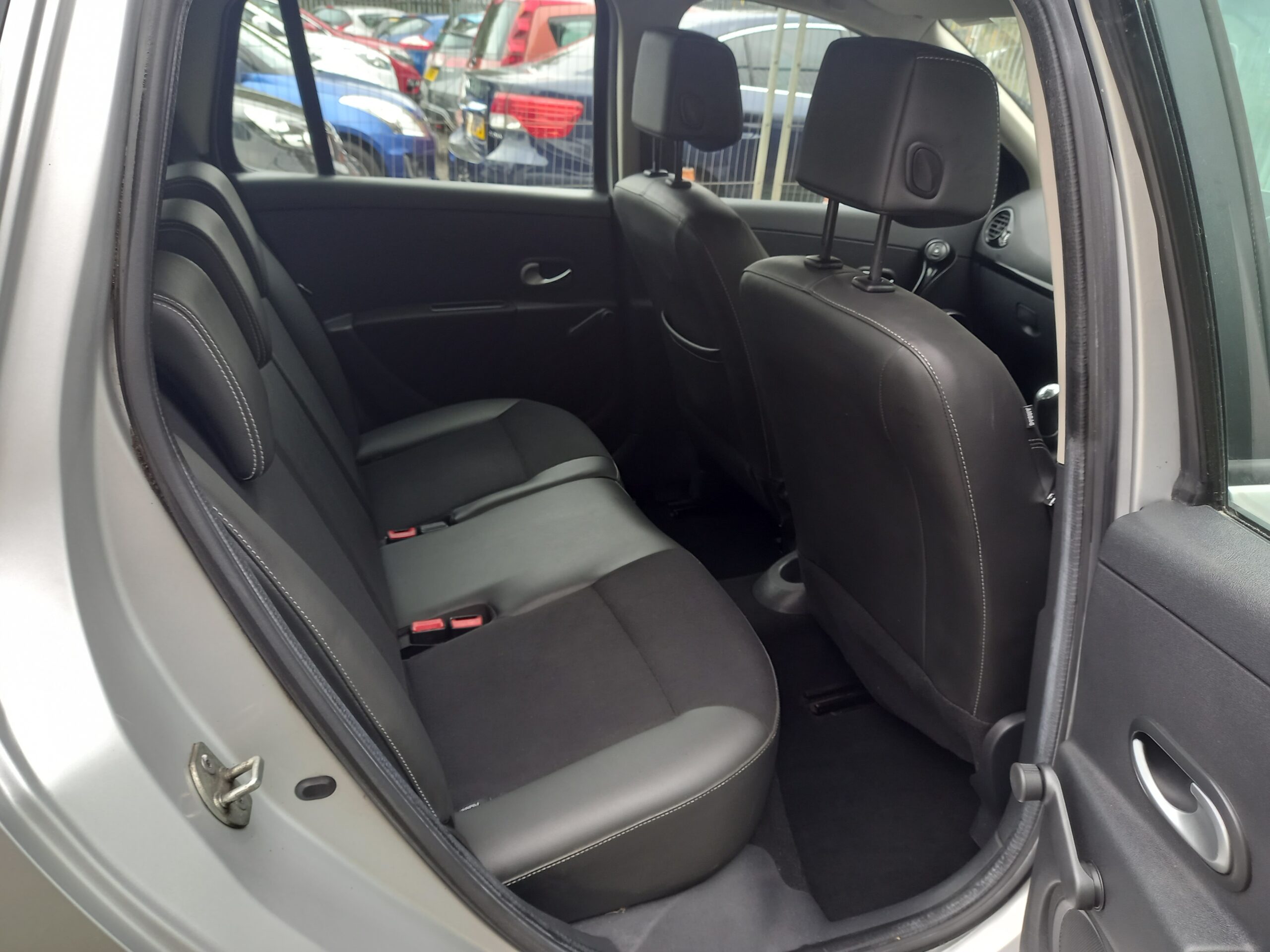 RENAULT CLIO 1.2 16V Dynamique TomTom 5dr Estate 2012 57,000 Miles Service History 3 Months Warranty - Image 19