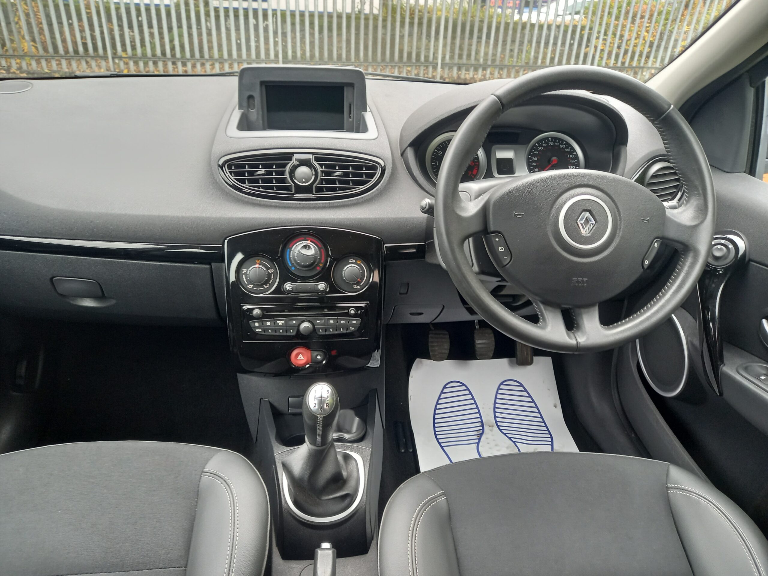 RENAULT CLIO 1.2 16V Dynamique TomTom 5dr Estate 2012 57,000 Miles Service History 3 Months Warranty - Image 15