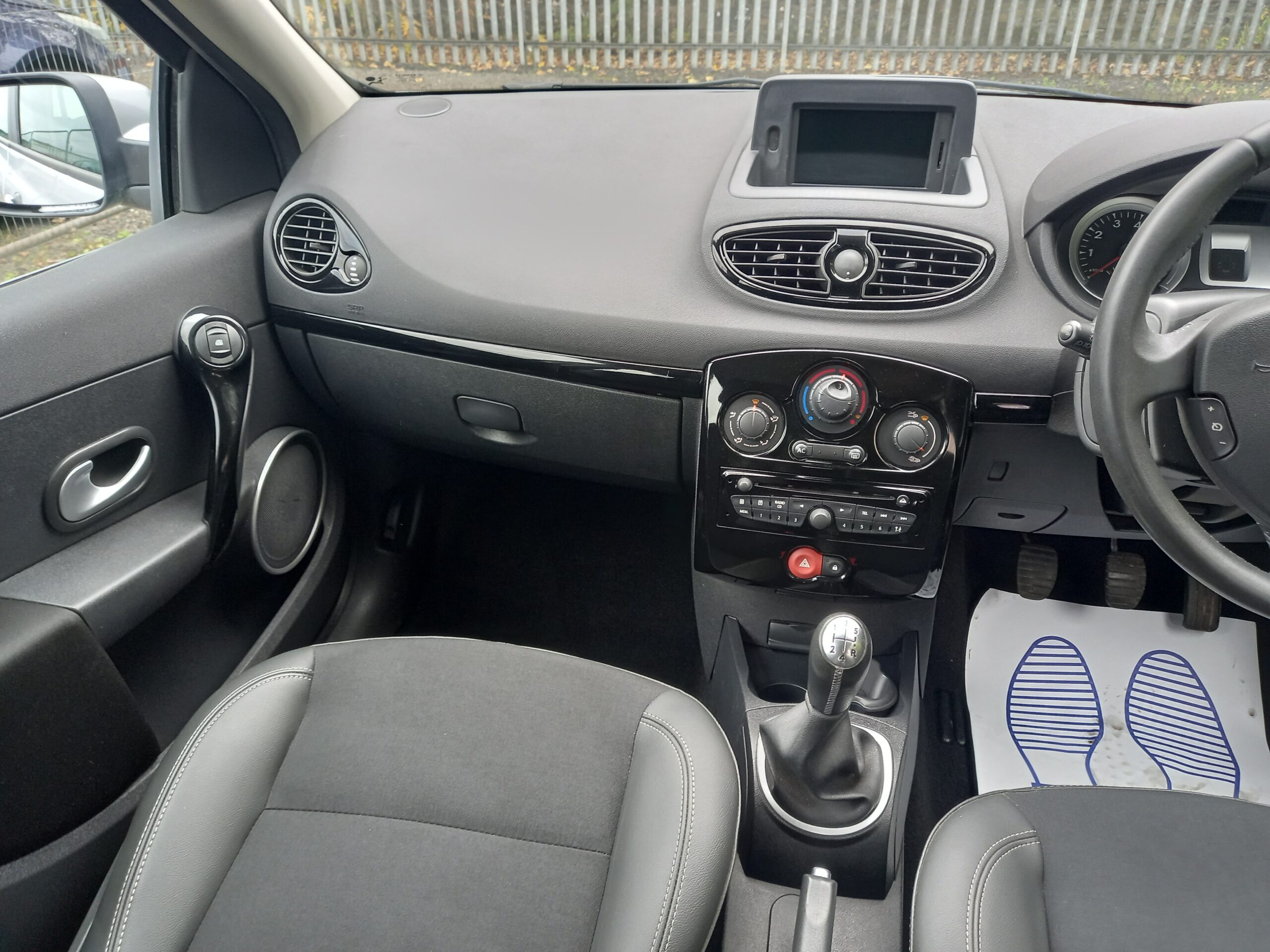 RENAULT CLIO 1.2 16V Dynamique TomTom 5dr Estate 2012 57,000 Miles Service History 3 Months Warranty - Image 16