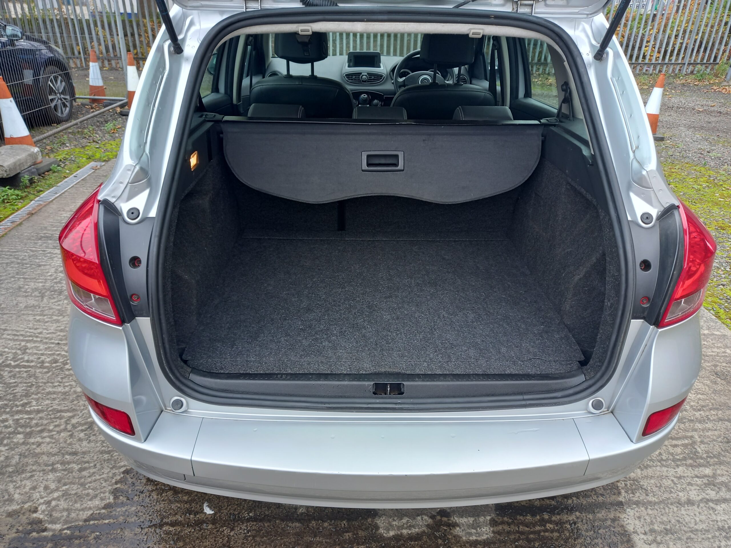 RENAULT CLIO 1.2 16V Dynamique TomTom 5dr Estate 2012 57,000 Miles Service History 3 Months Warranty - Image 42