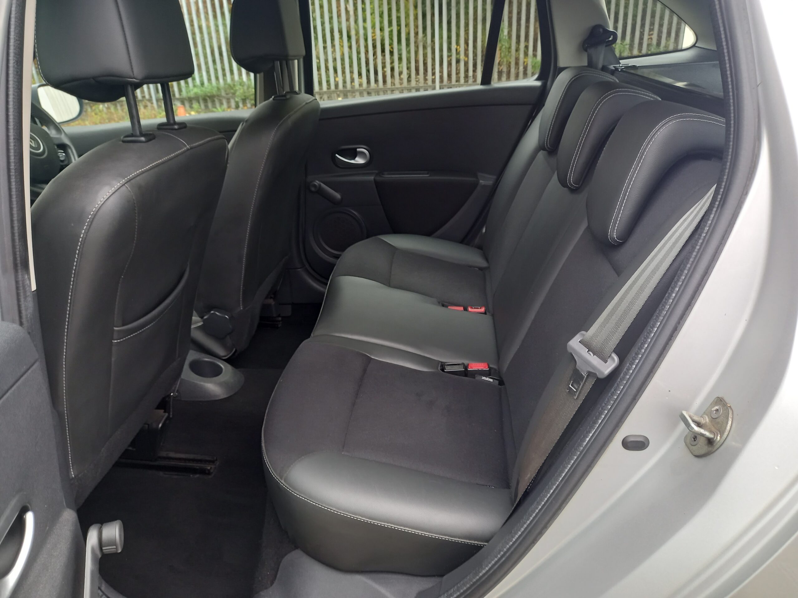 RENAULT CLIO 1.2 16V Dynamique TomTom 5dr Estate 2012 57,000 Miles Service History 3 Months Warranty - Image 24