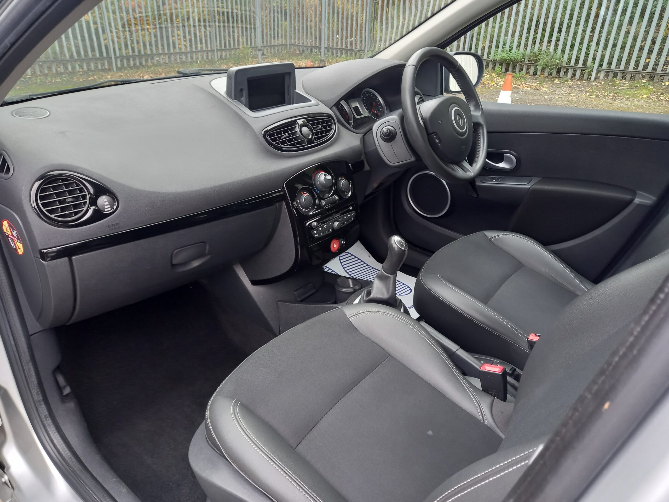 RENAULT CLIO 1.2 16V Dynamique TomTom 5dr Estate 2012 57,000 Miles Service History 3 Months Warranty - Image 23