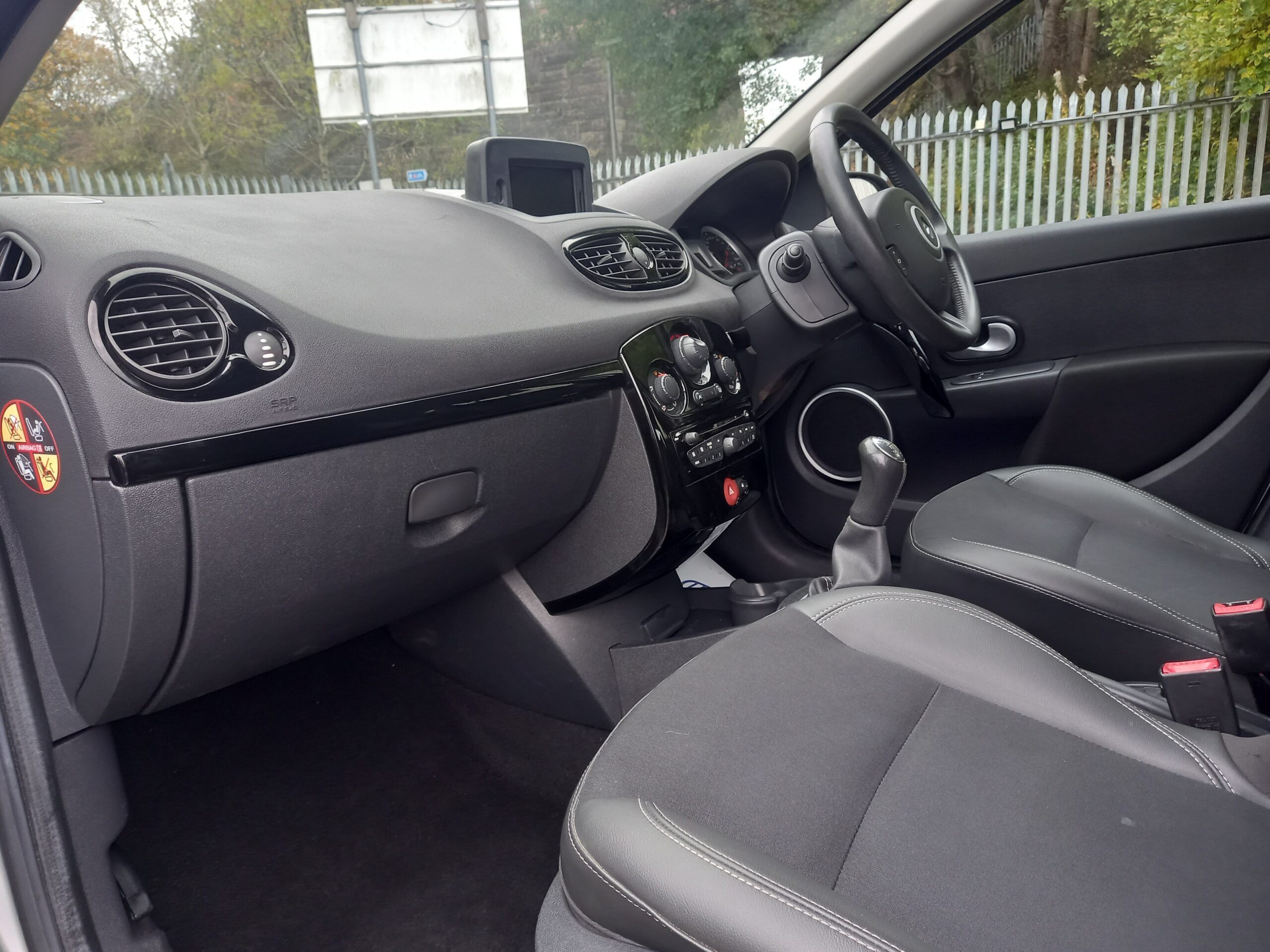 RENAULT CLIO 1.2 16V Dynamique TomTom 5dr Estate 2012 57,000 Miles Service History 3 Months Warranty - Image 21