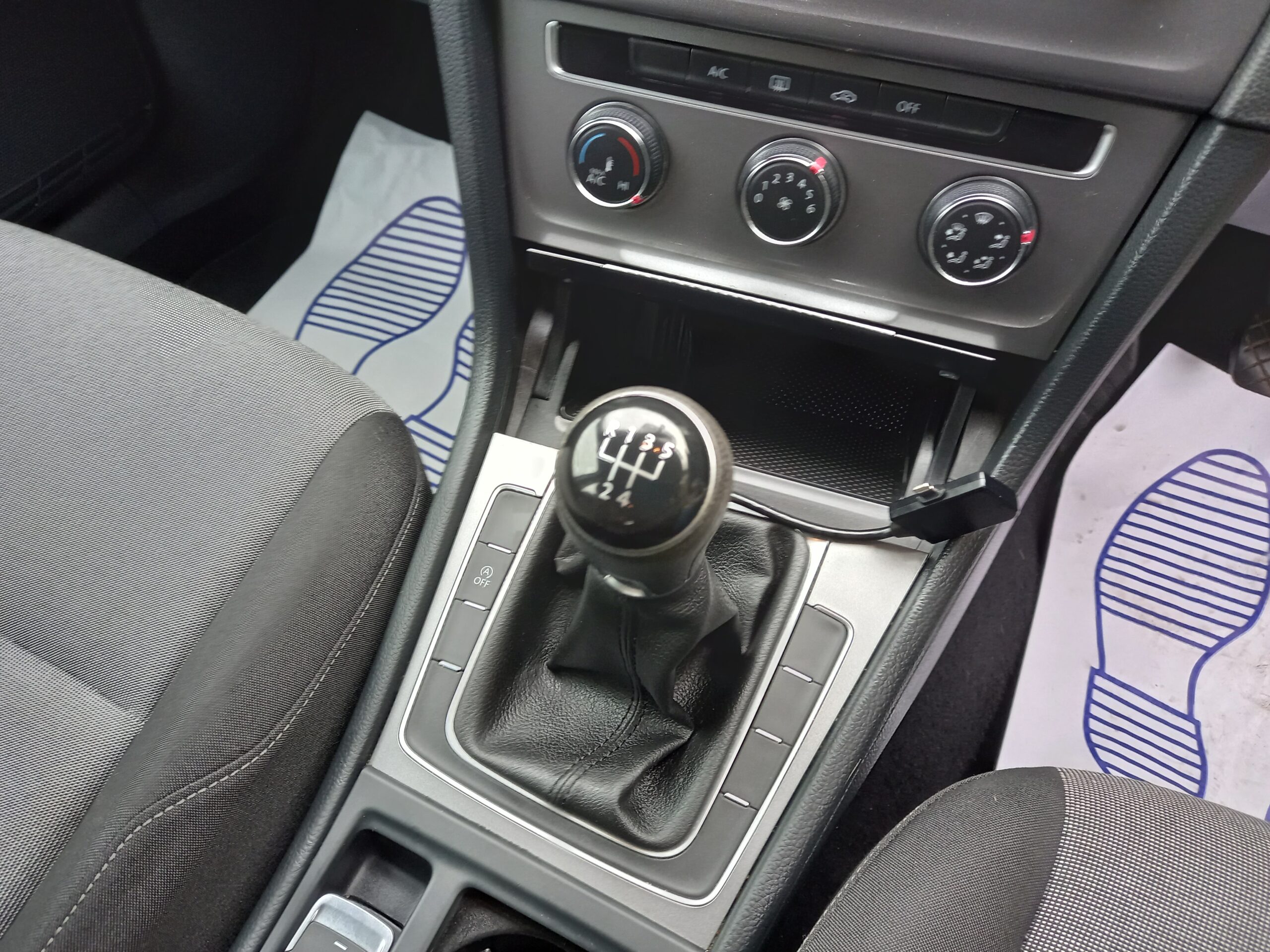 VOLKSWAGEN GOLF 1.6 TDI 105 S 5dr 2015 127,000 Miles Full Service History £20 tax 3 Months Warranty - Image 31