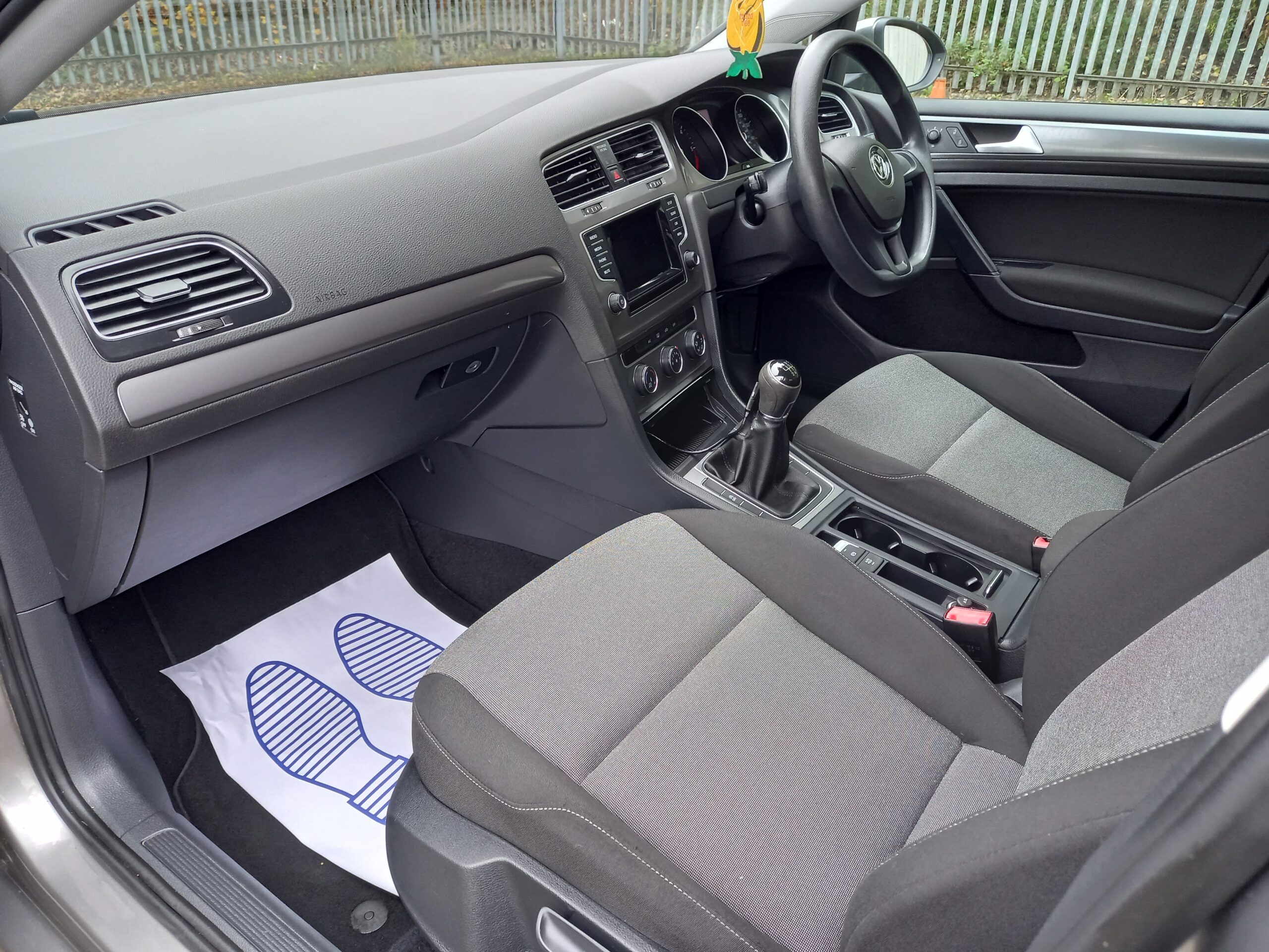 VOLKSWAGEN GOLF 1.6 TDI 105 S 5dr 2015 127,000 Miles Full Service History £20 tax 3 Months Warranty - Image 22