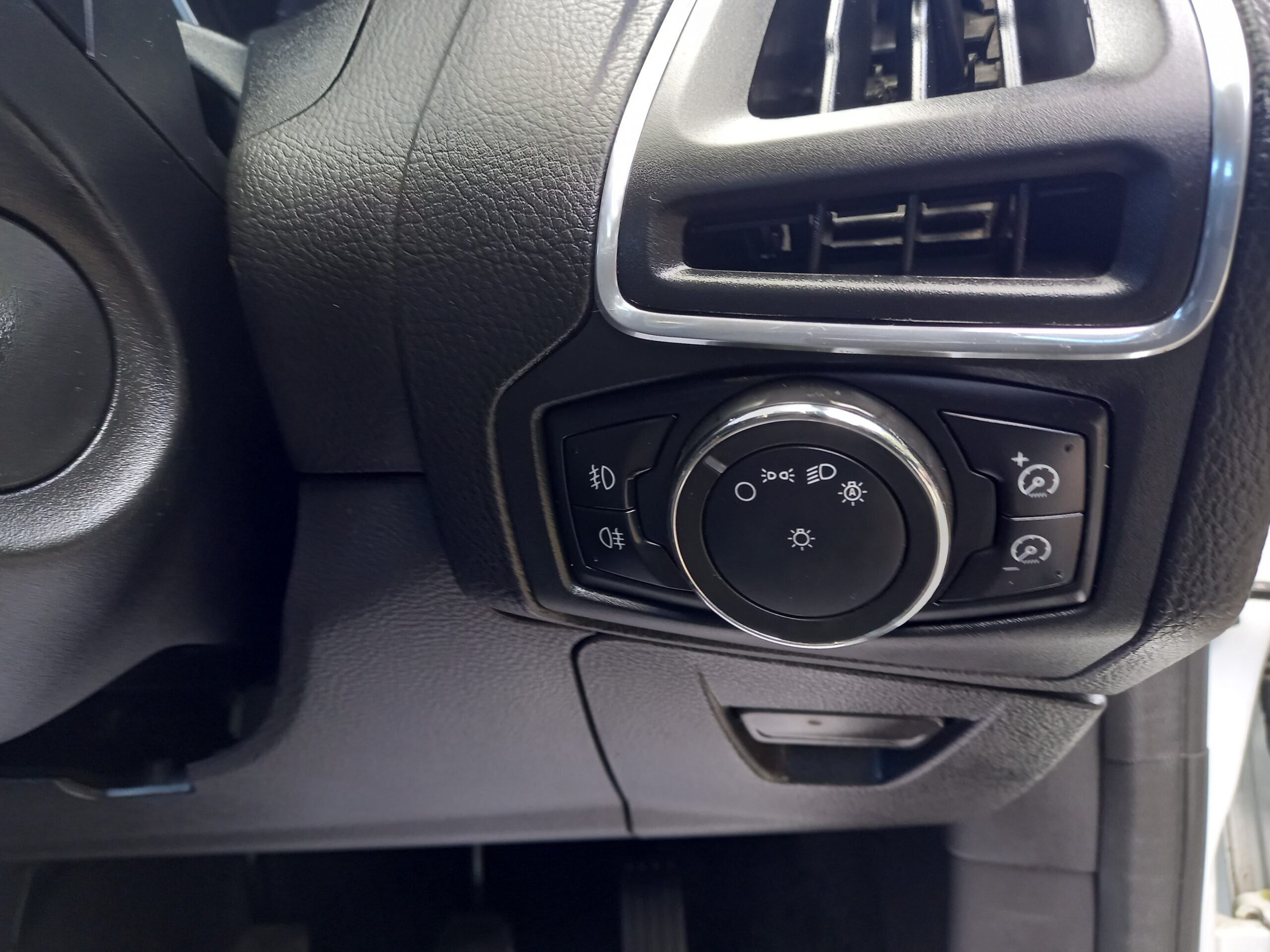 FORD FOCUS 2.0 TDCi 163 Titanium X 163 5dr Estate 82,000 Miles Full Service History 3 Months Warranty - Image 33