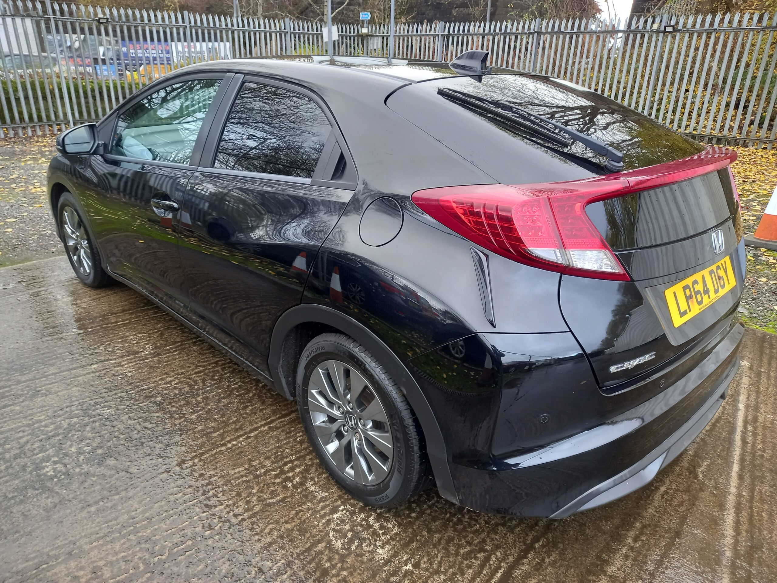 HONDA CIVIC 1.6 i-DTEC SR 5dr 2015 99,000 Miles Full Service History £20 Road Tax 3 Months Warranty - Image 5