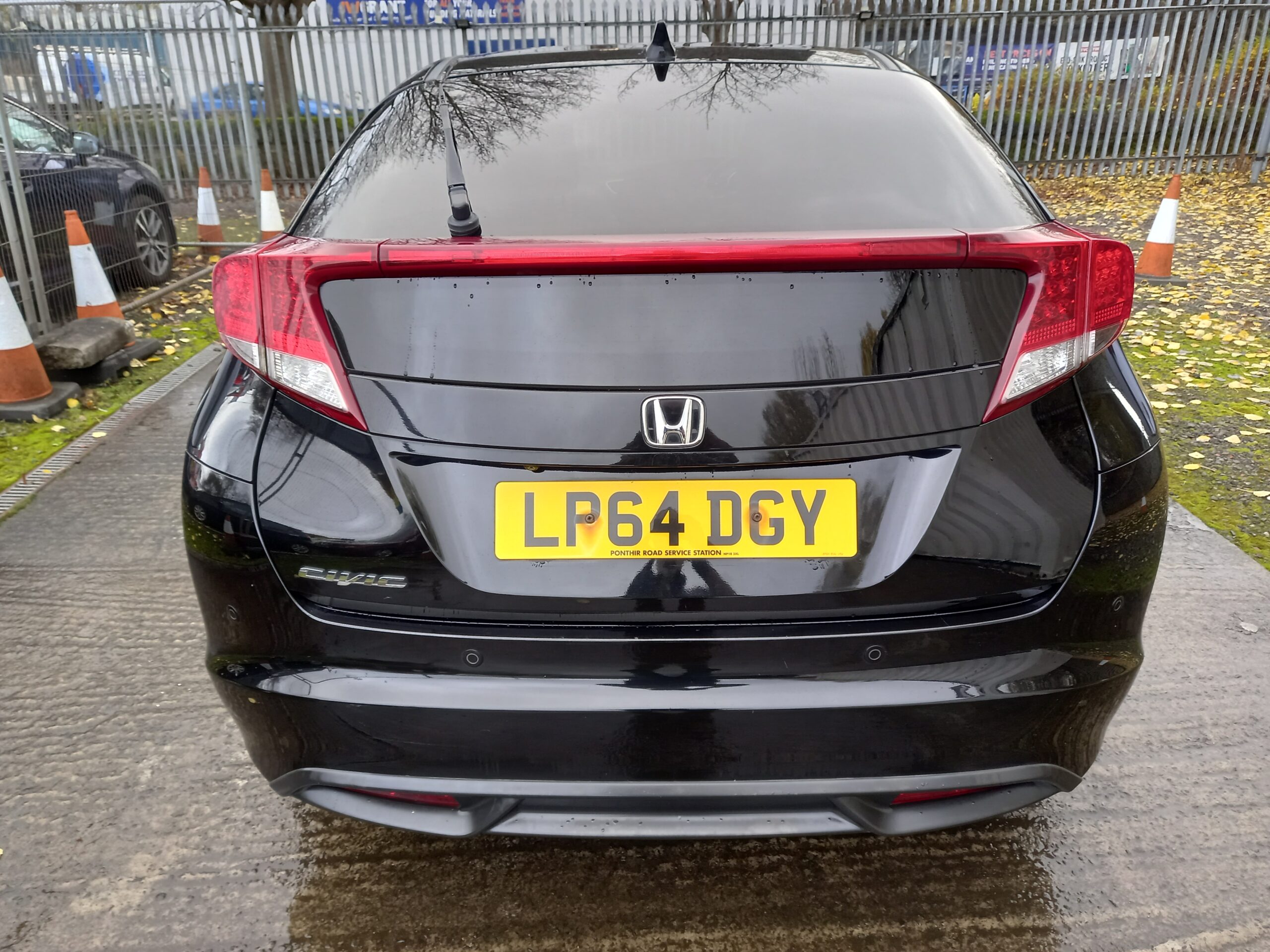 HONDA CIVIC 1.6 i-DTEC SR 5dr 2015 99,000 Miles Full Service History £20 Road Tax 3 Months Warranty - Image 6