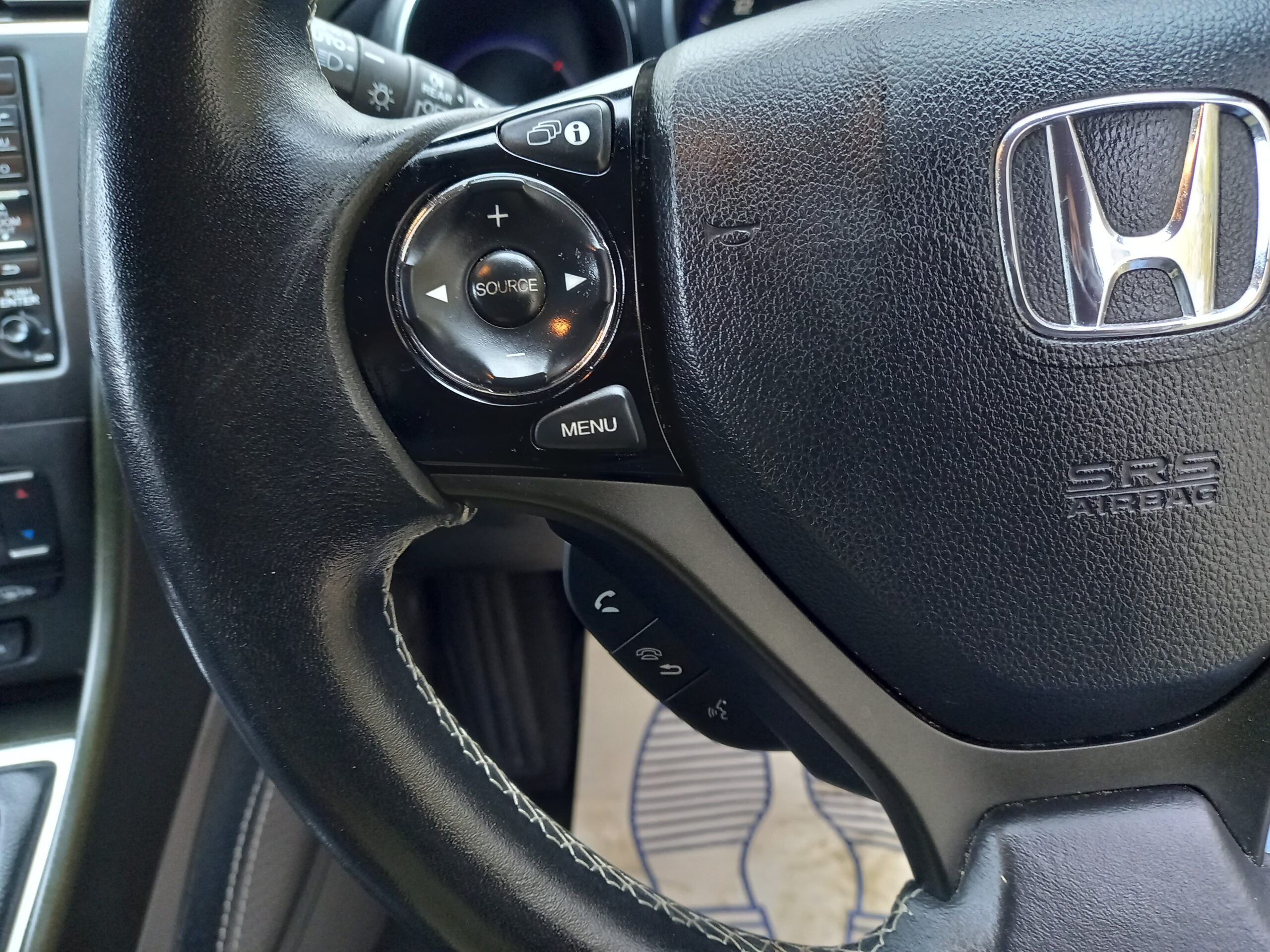 HONDA CIVIC 1.6 i-DTEC SR 5dr 2015 99,000 Miles Full Service History £20 Road Tax 3 Months Warranty - Image 33