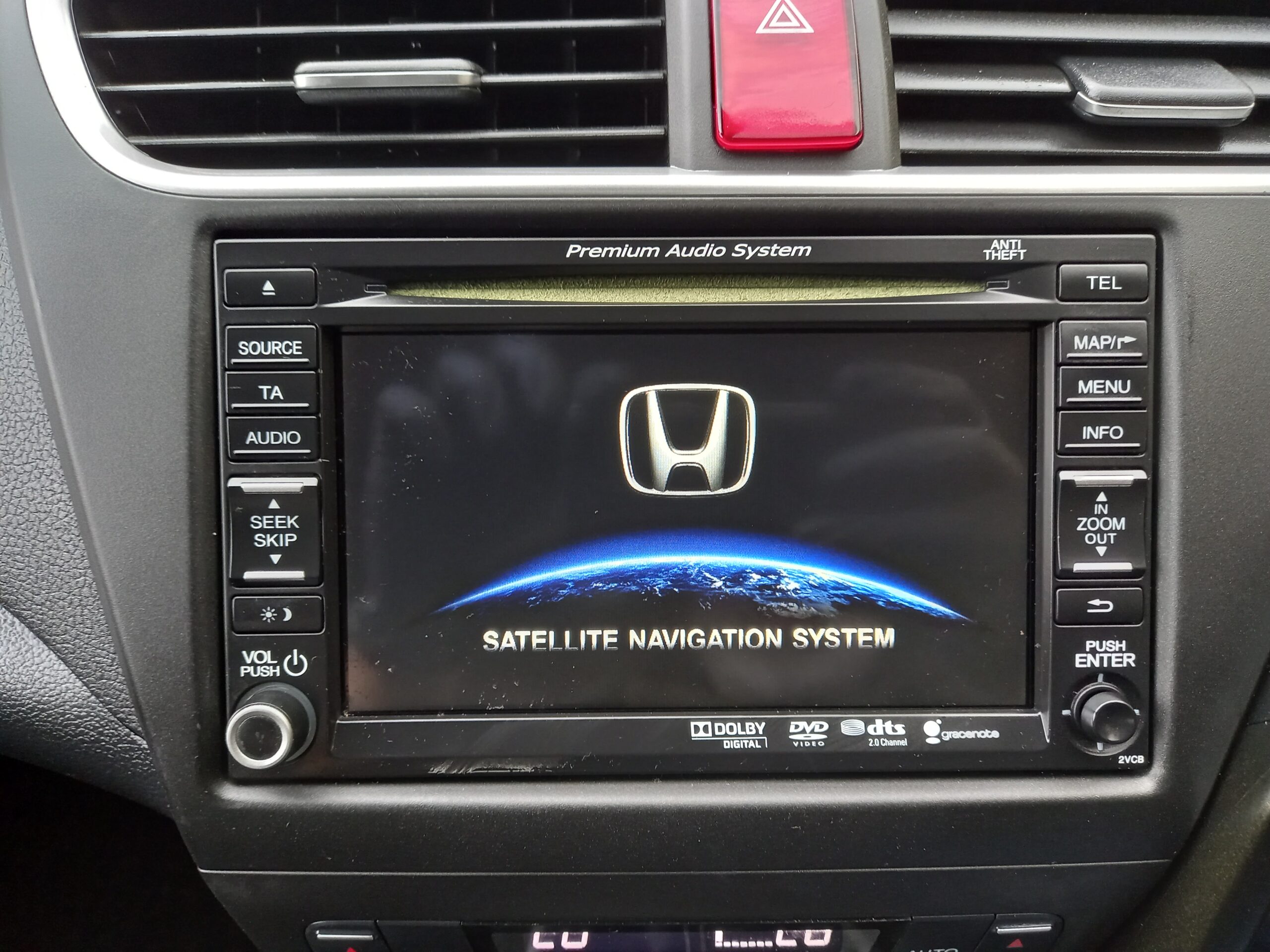 HONDA CIVIC 1.6 i-DTEC SR 5dr 2015 99,000 Miles Full Service History £20 Road Tax 3 Months Warranty - Image 31