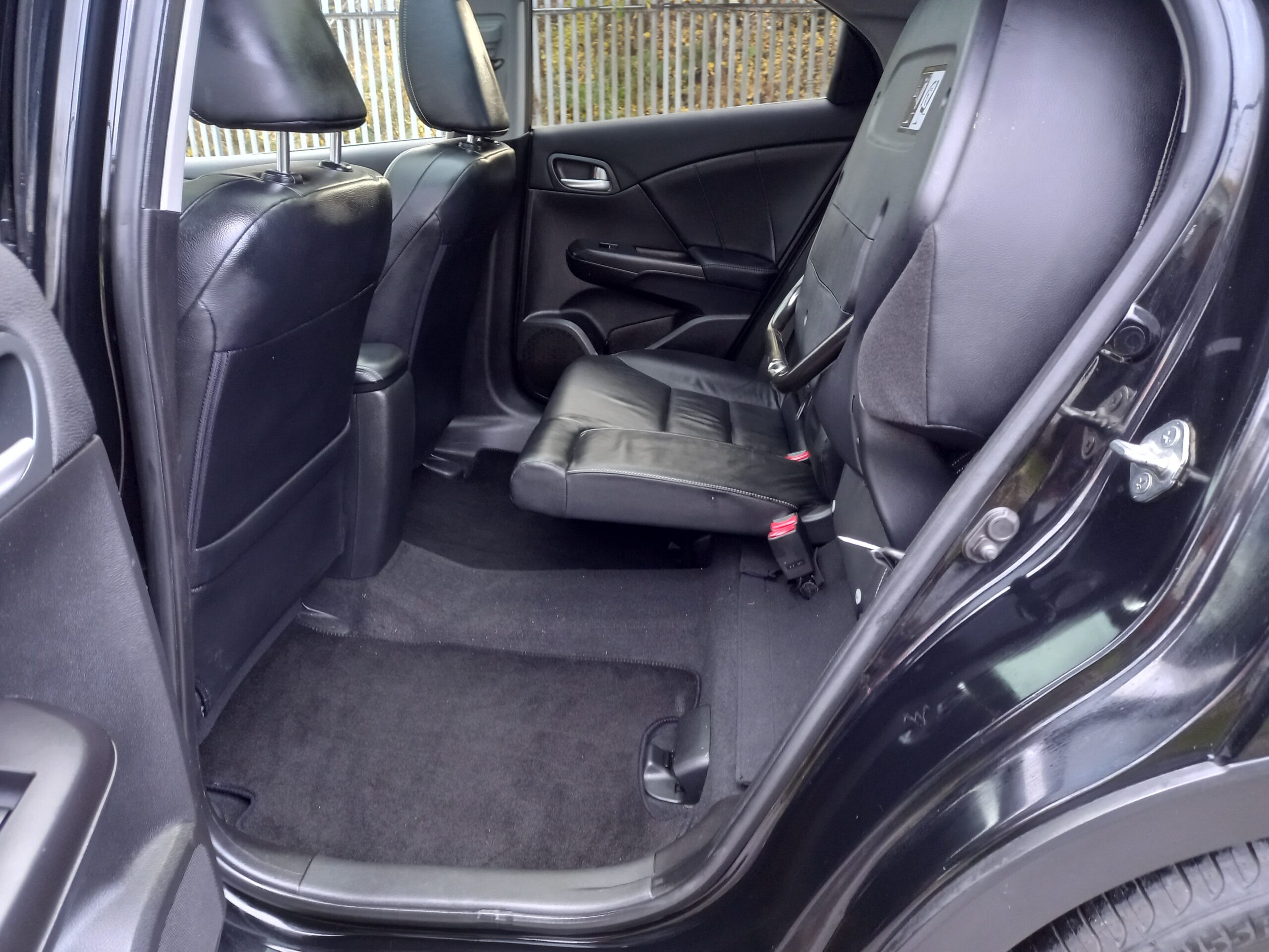 HONDA CIVIC 1.6 i-DTEC SR 5dr 2015 99,000 Miles Full Service History £20 Road Tax 3 Months Warranty - Image 27