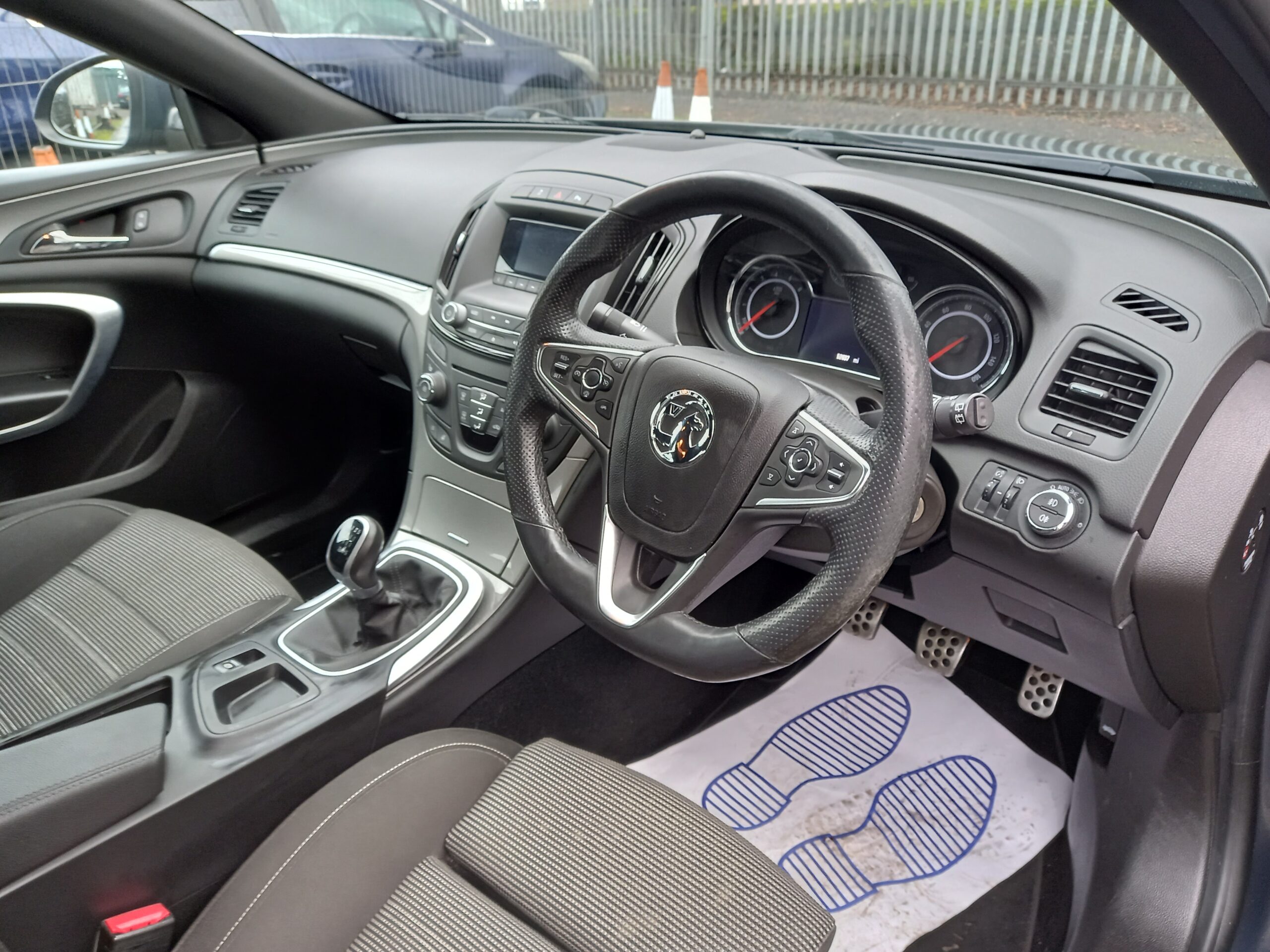 VAUXHALL INSIGNIA 2.0 CDTi ecoFLEX Limited Edition 5dr 2013 Full Service History £ road tax 3 Months Warranty - Image 11