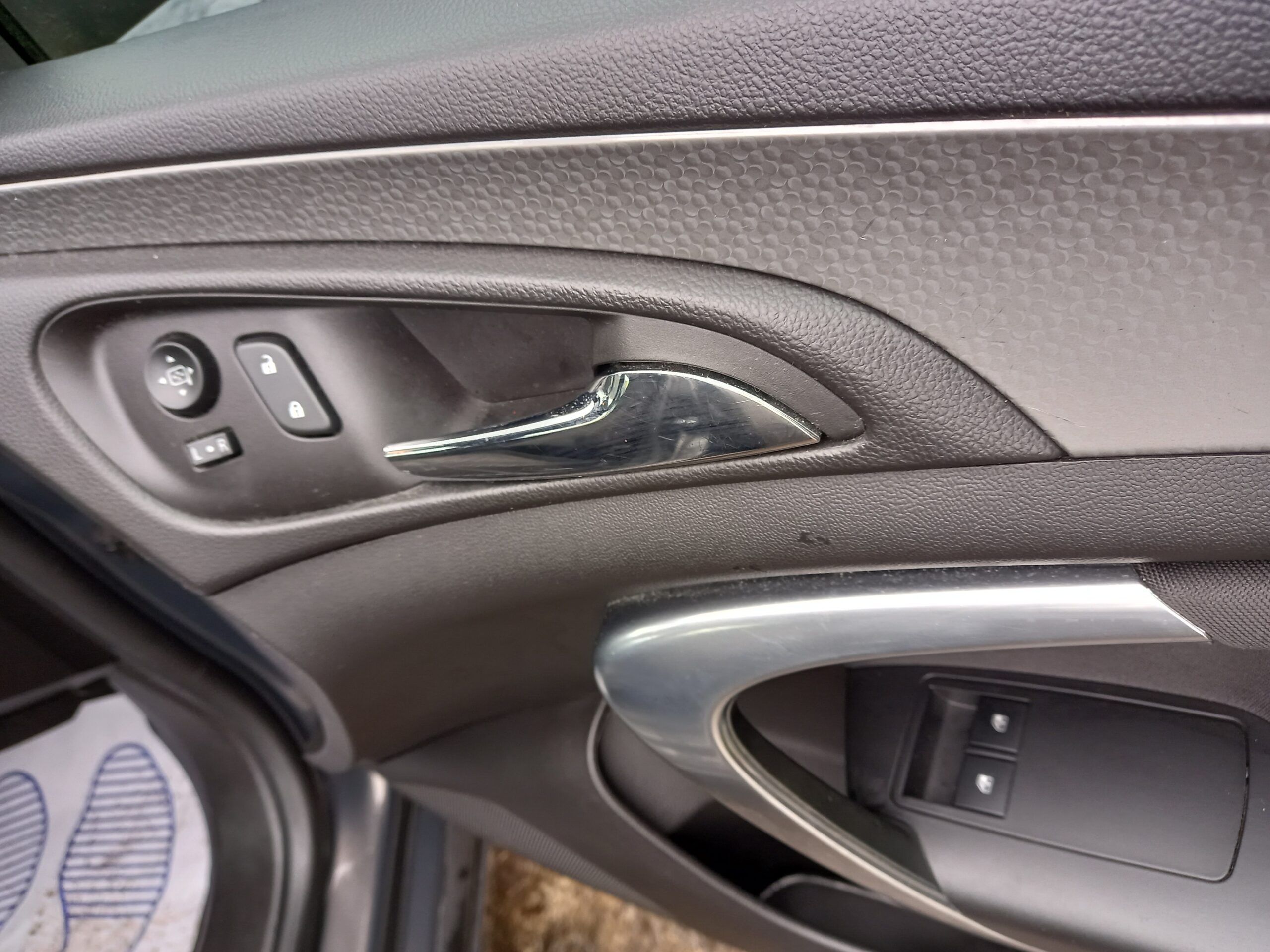 VAUXHALL INSIGNIA 2.0 CDTi ecoFLEX Limited Edition 5dr 2013 Full Service History £ road tax 3 Months Warranty - Image 33