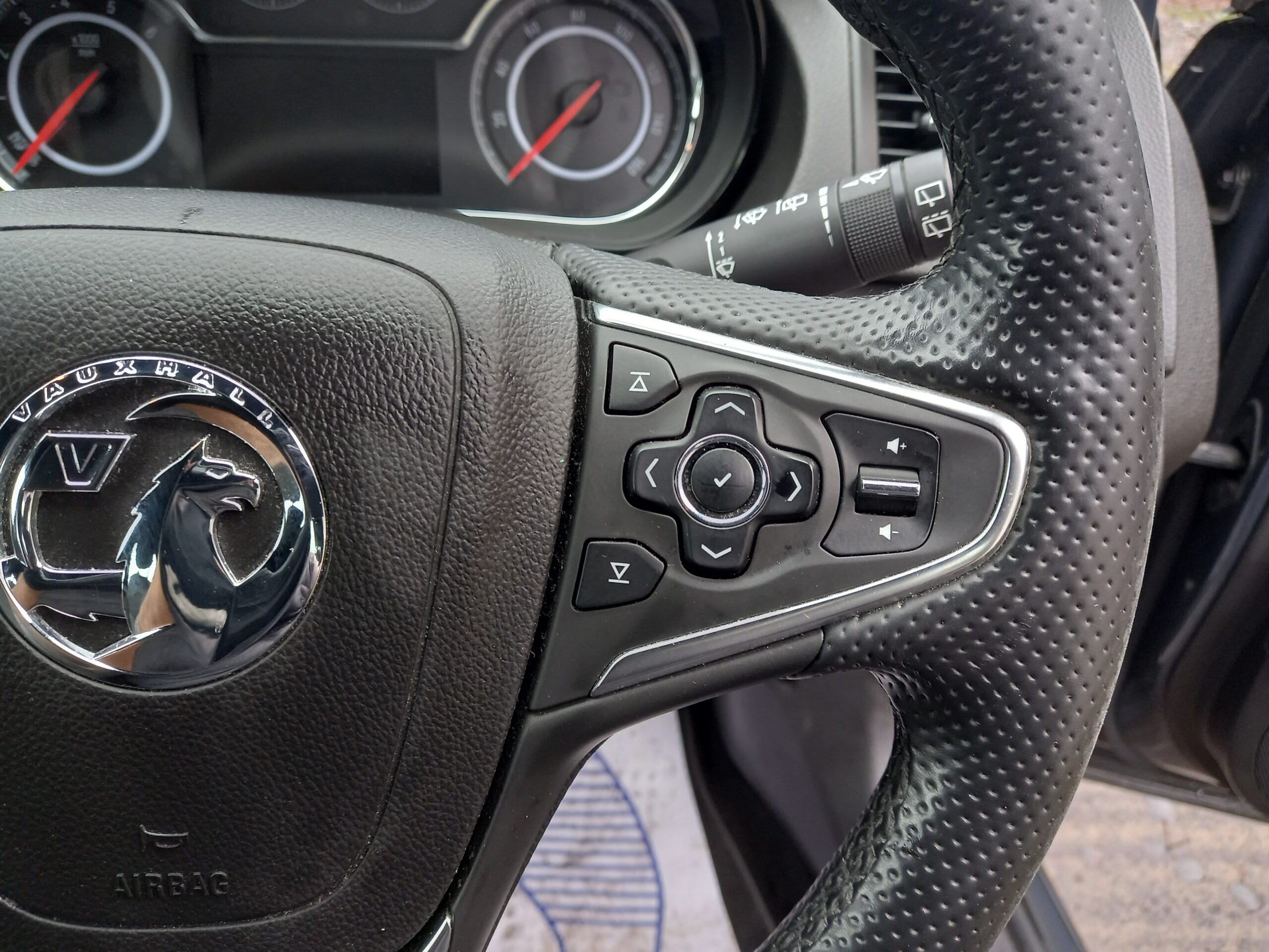 VAUXHALL INSIGNIA 2.0 CDTi ecoFLEX Limited Edition 5dr 2013 Full Service History £ road tax 3 Months Warranty - Image 30