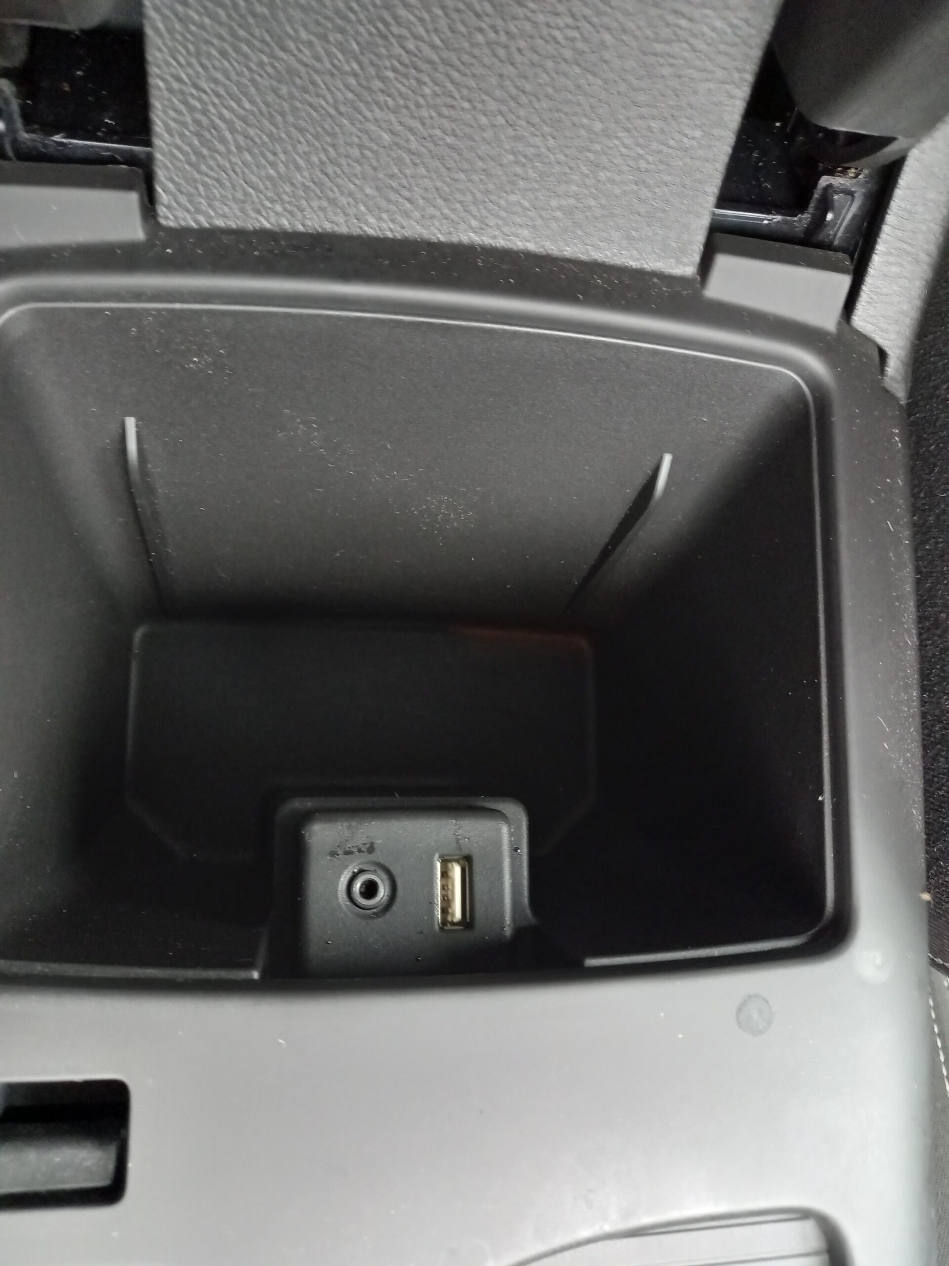 VAUXHALL INSIGNIA 2.0 CDTi ecoFLEX Limited Edition 5dr 2013 Full Service History £ road tax 3 Months Warranty - Image 28