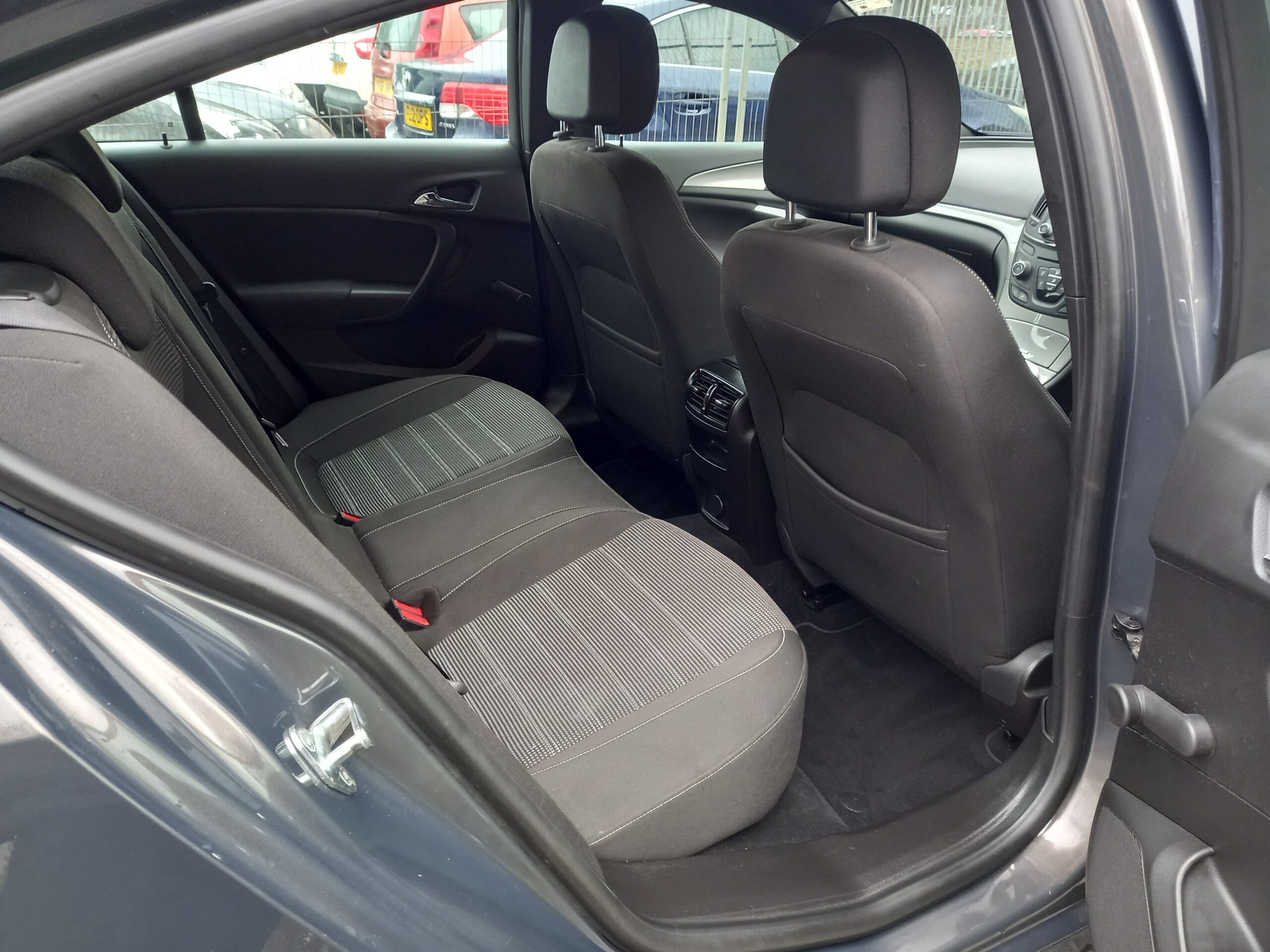 VAUXHALL INSIGNIA 2.0 CDTi ecoFLEX Limited Edition 5dr 2013 Full Service History £ road tax 3 Months Warranty - Image 19