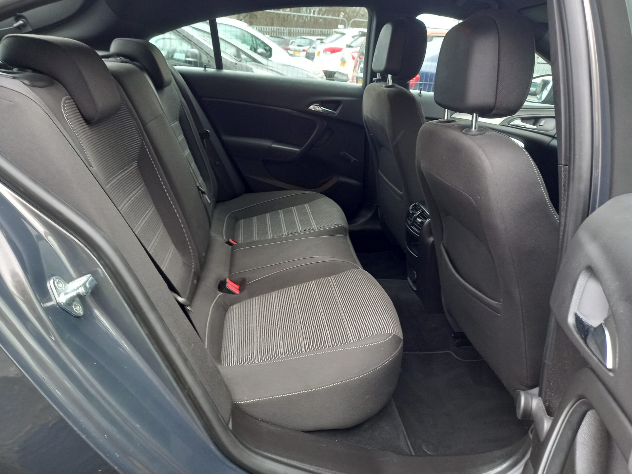 VAUXHALL INSIGNIA 2.0 CDTi ecoFLEX Limited Edition 5dr 2013 Full Service History £ road tax 3 Months Warranty - Image 18