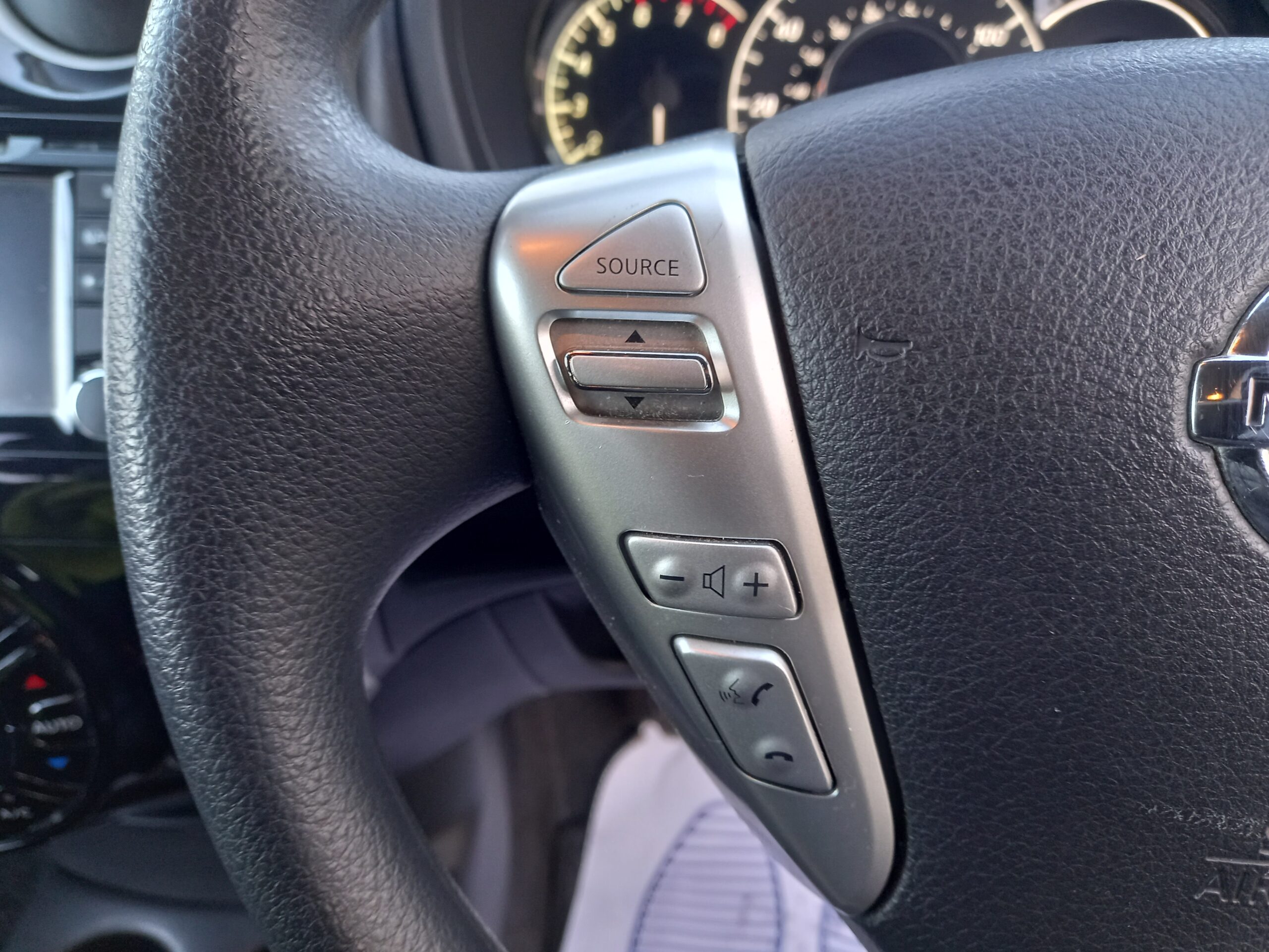 NISSAN NOTE 1.2 Acenta Premium 5dr 2013 47,000 Miles Full Service History £20 road tax 3 Months Warranty - Image 30