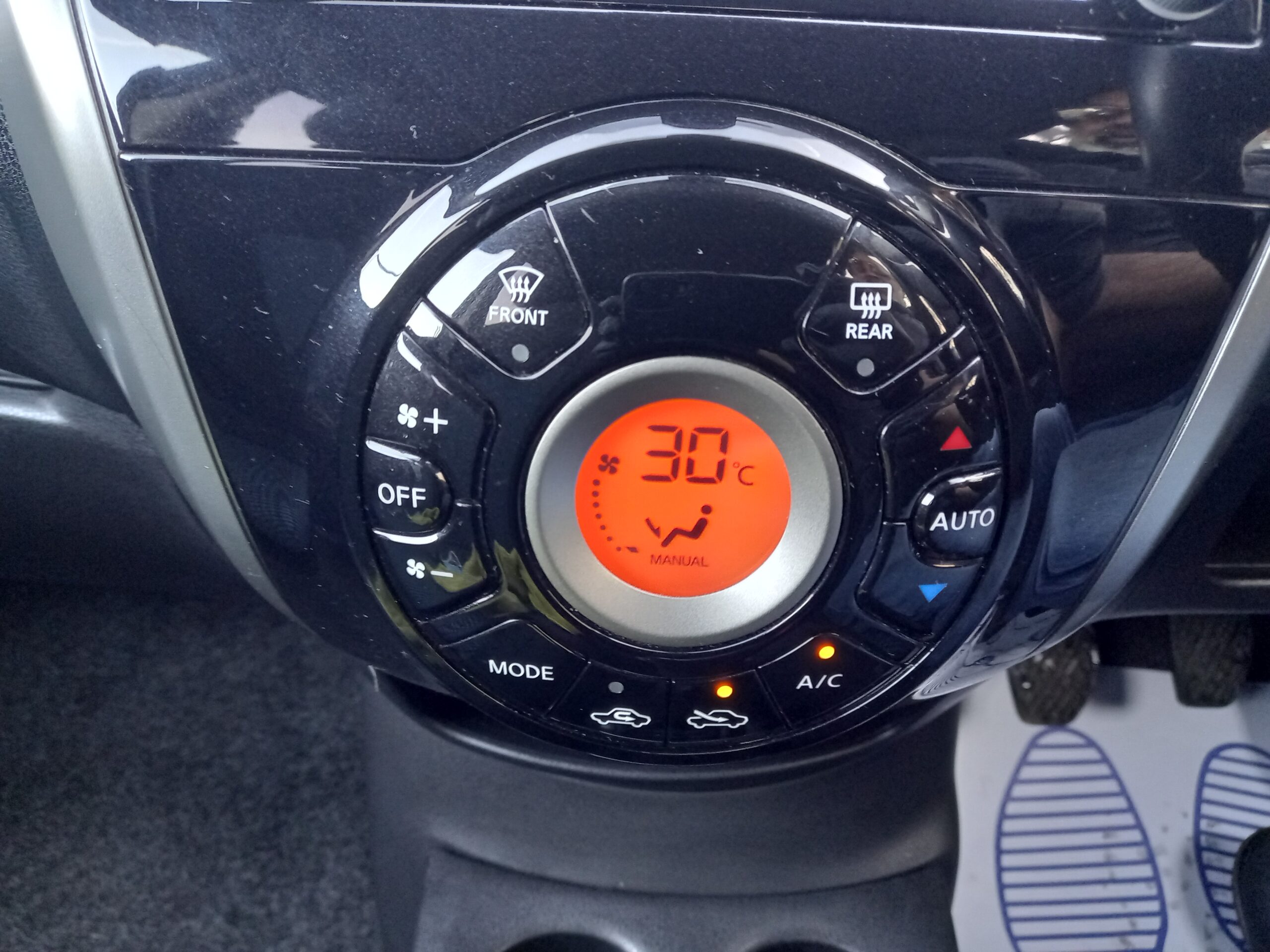 NISSAN NOTE 1.2 Acenta Premium 5dr 2013 47,000 Miles Full Service History £20 road tax 3 Months Warranty - Image 25