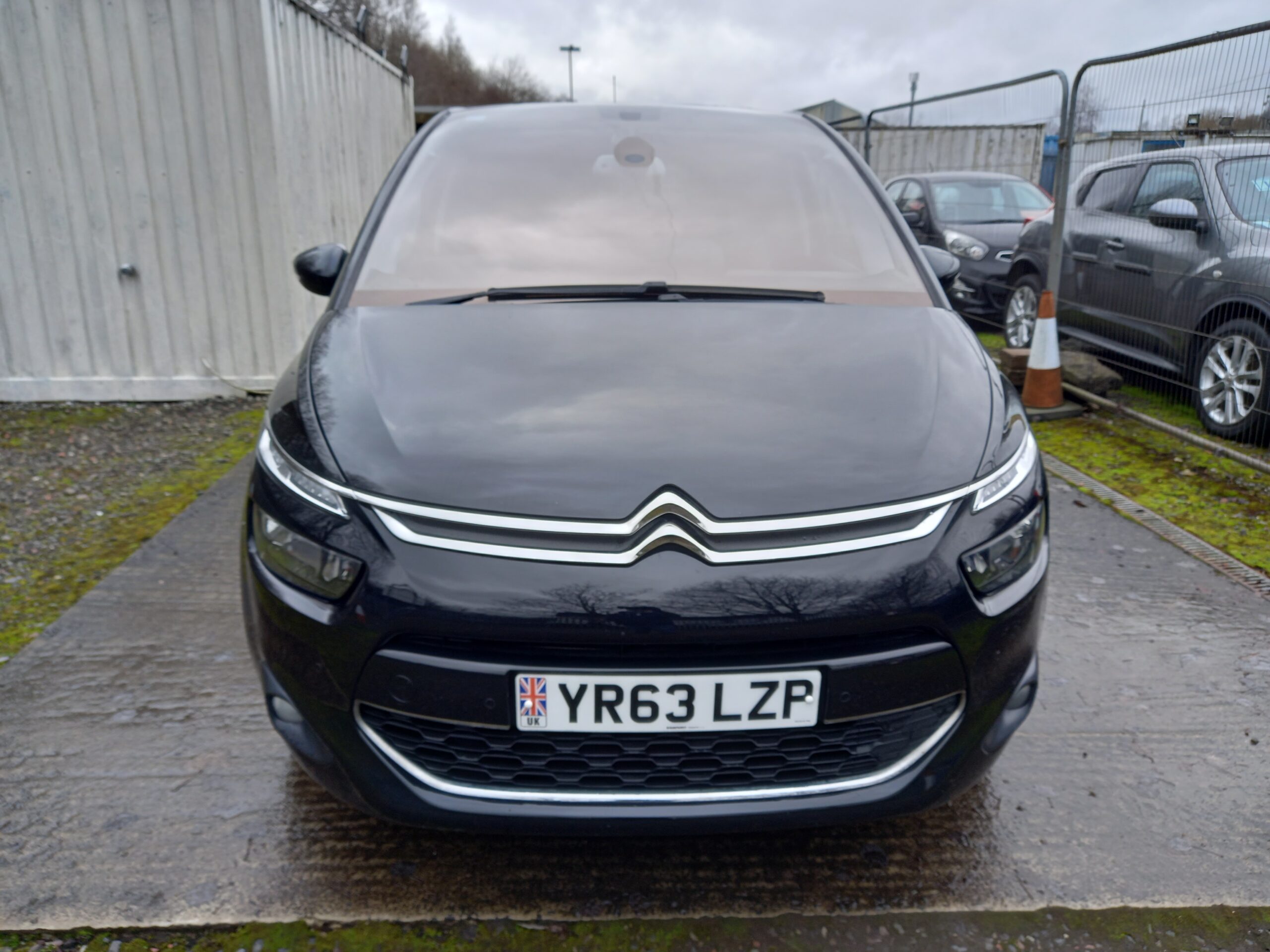 CITROEN C4 PICASSO 1.6 e-HDi 115 Airdream Exclusive+ 5dr 2013 Full Service History 3 Months Warranty - Image 10