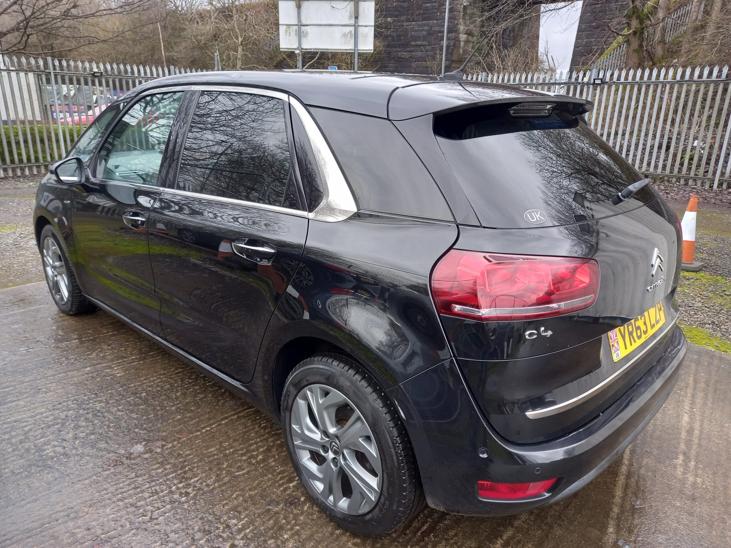 CITROEN C4 PICASSO 1.6 e-HDi 115 Airdream Exclusive+ 5dr 2013 Full Service History 3 Months Warranty - Image 5