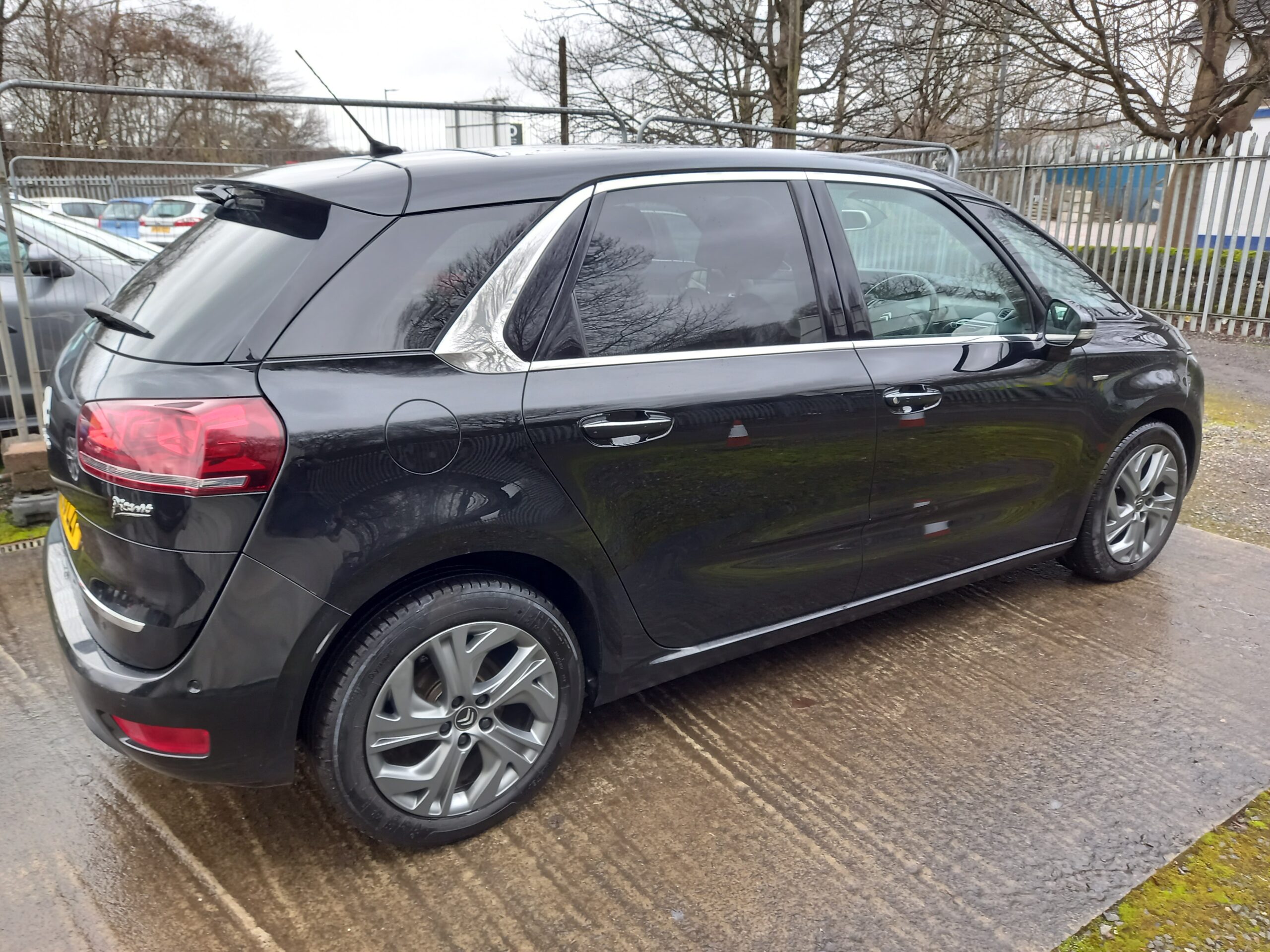 CITROEN C4 PICASSO 1.6 e-HDi 115 Airdream Exclusive+ 5dr 2013 Full Service History 3 Months Warranty - Image 7