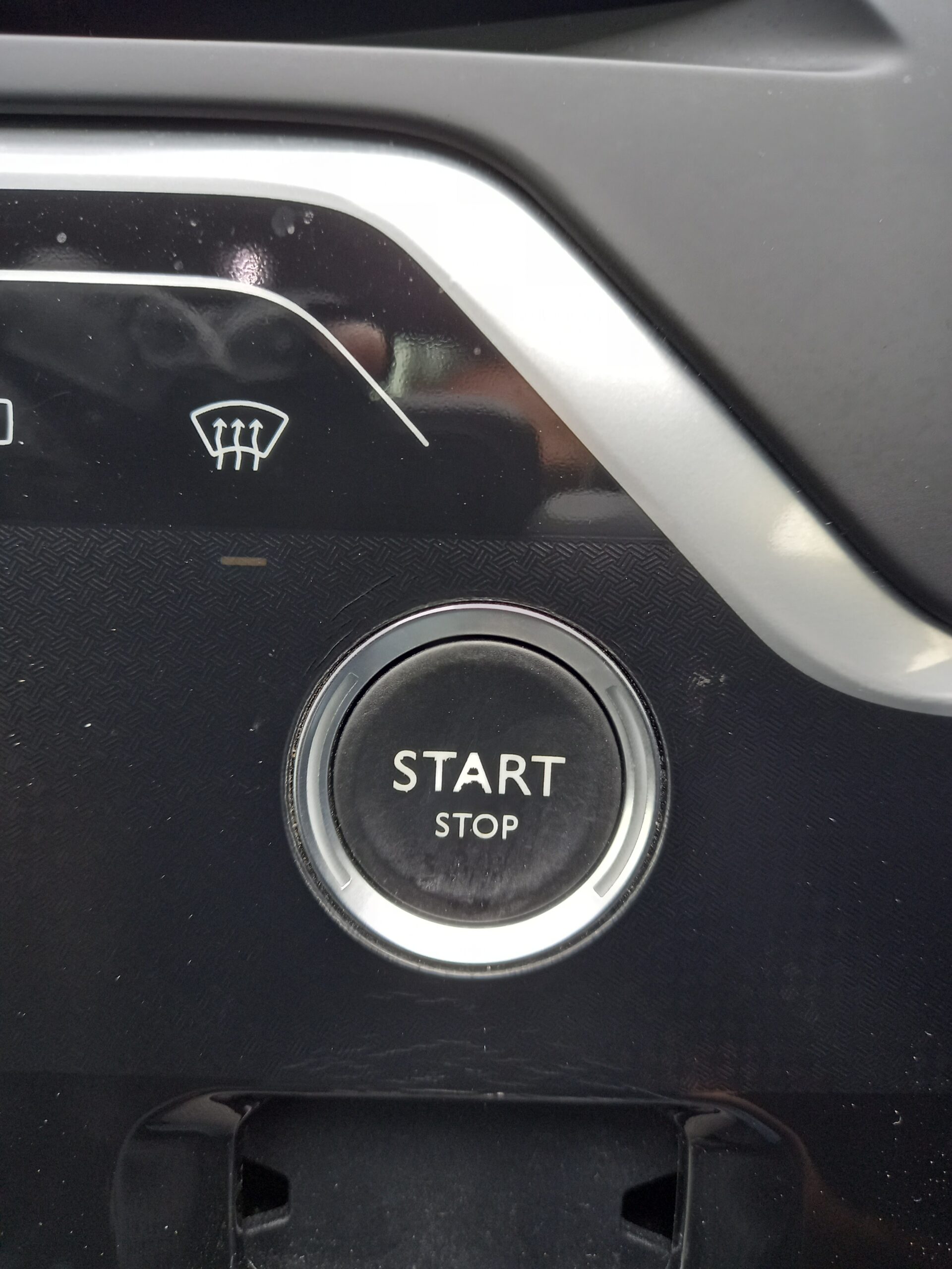 CITROEN C4 PICASSO 1.6 e-HDi 115 Airdream Exclusive+ 5dr 2013 Full Service History 3 Months Warranty - Image 35