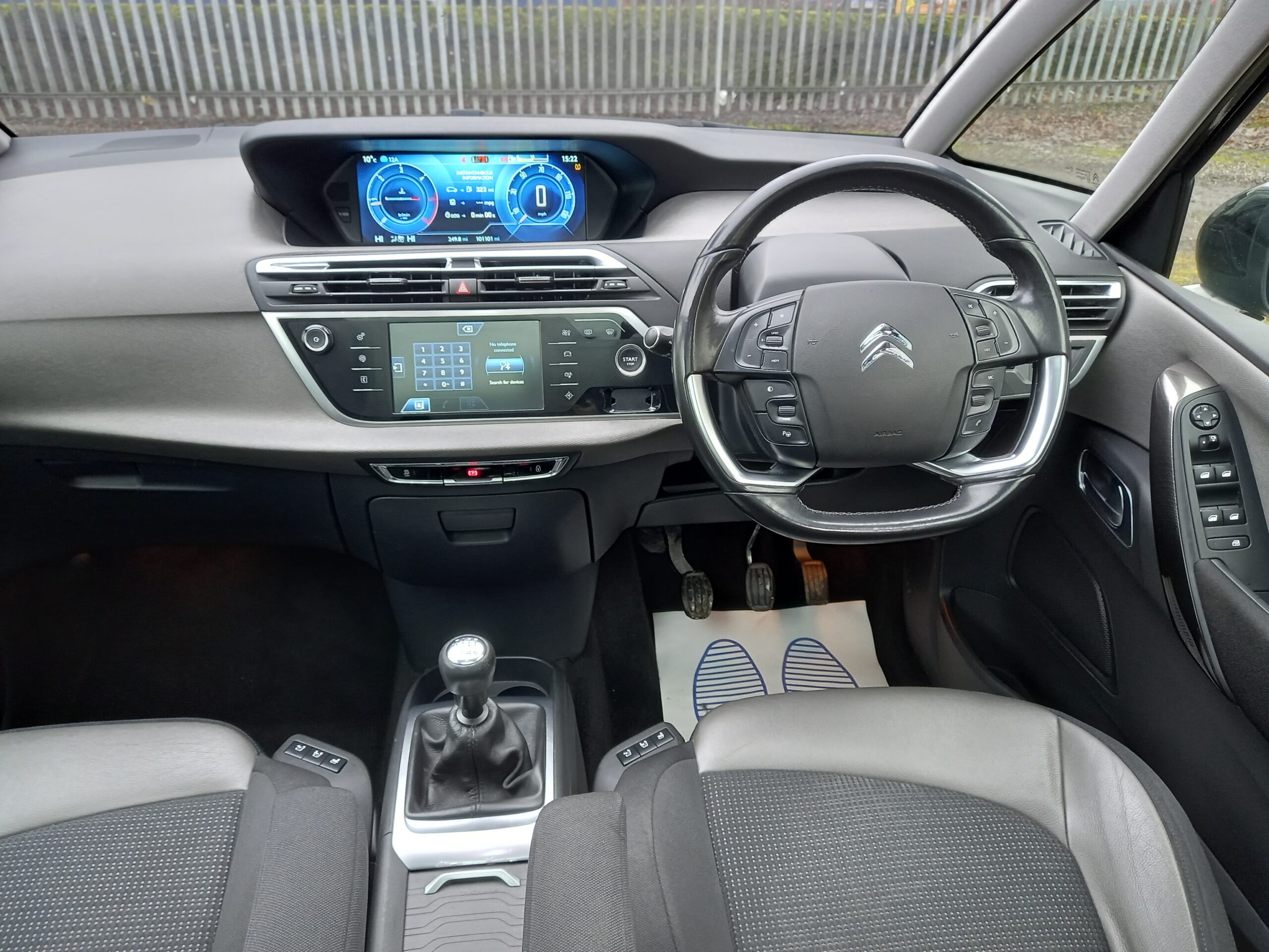 CITROEN C4 PICASSO 1.6 e-HDi 115 Airdream Exclusive+ 5dr 2013 Full Service History 3 Months Warranty - Image 20