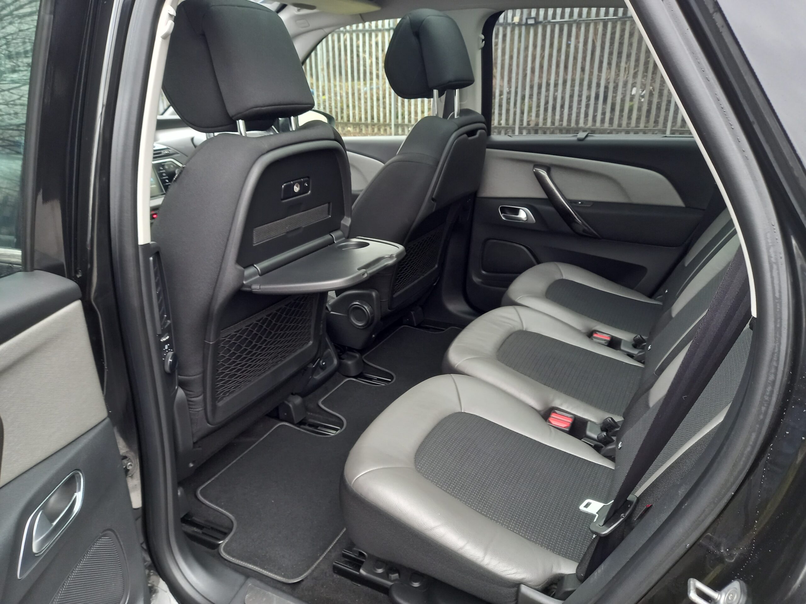 CITROEN C4 PICASSO 1.6 e-HDi 115 Airdream Exclusive+ 5dr 2013 Full Service History 3 Months Warranty - Image 25