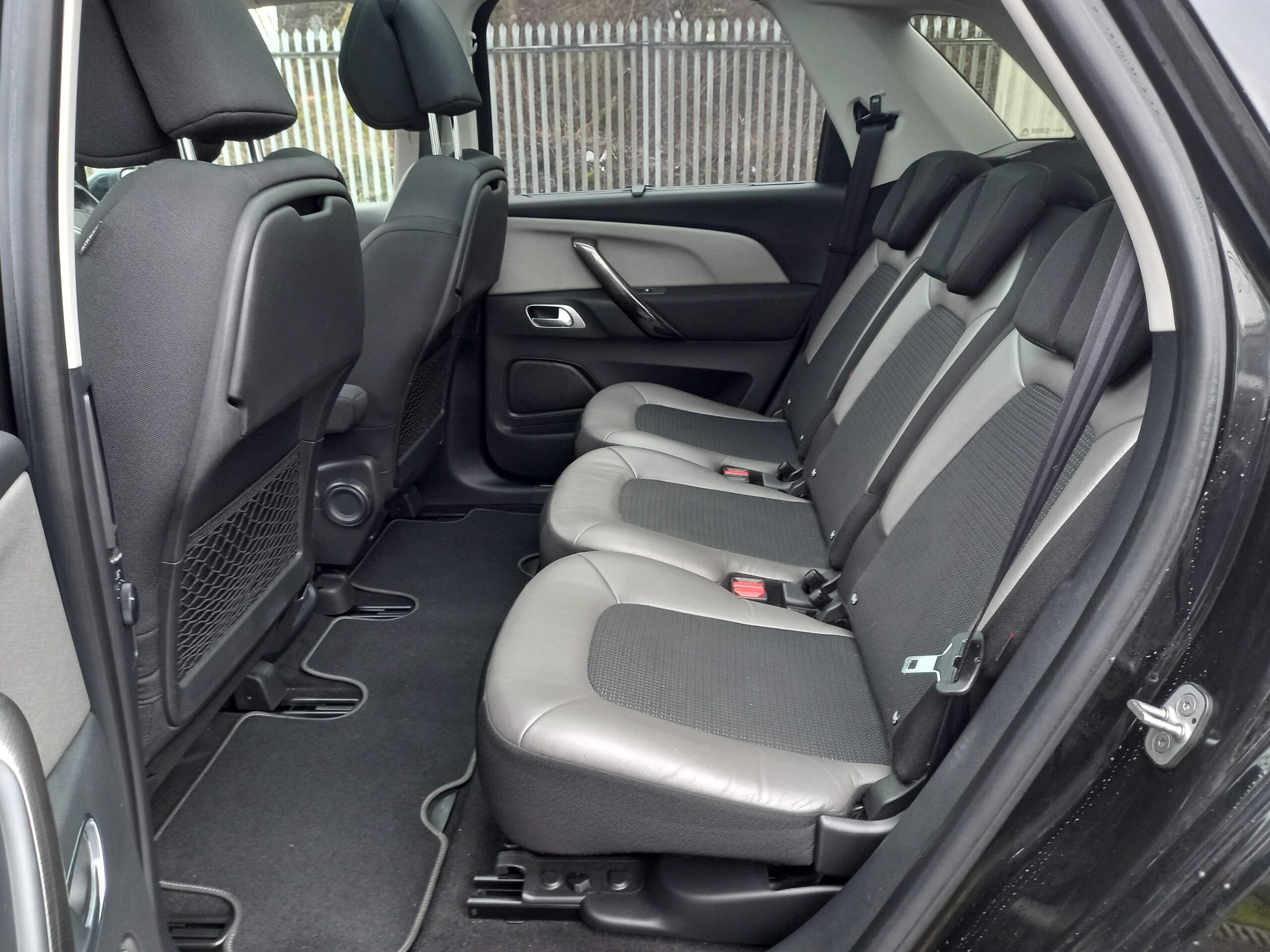 CITROEN C4 PICASSO 1.6 e-HDi 115 Airdream Exclusive+ 5dr 2013 Full Service History 3 Months Warranty - Image 24