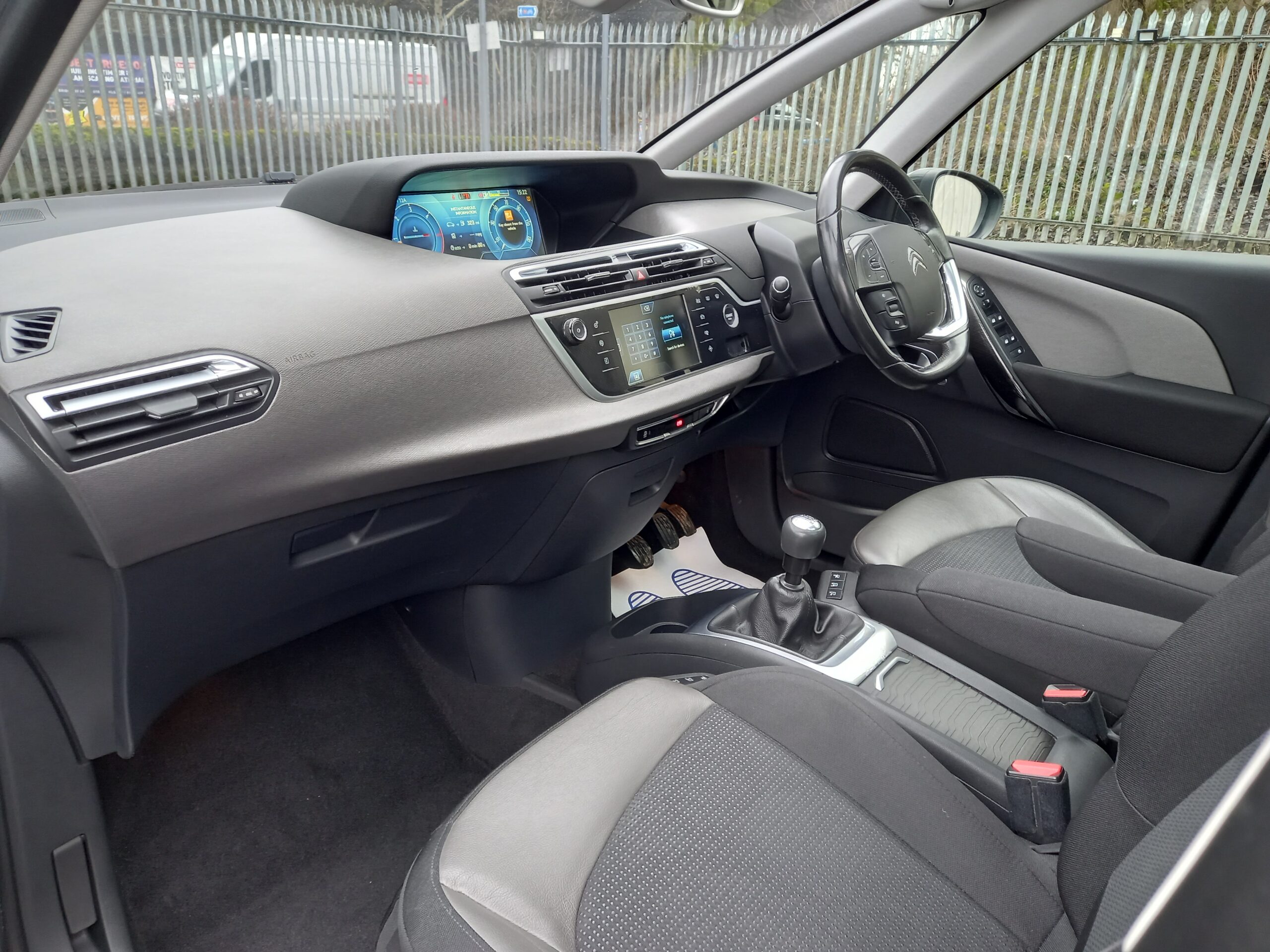 CITROEN C4 PICASSO 1.6 e-HDi 115 Airdream Exclusive+ 5dr 2013 Full Service History 3 Months Warranty - Image 23