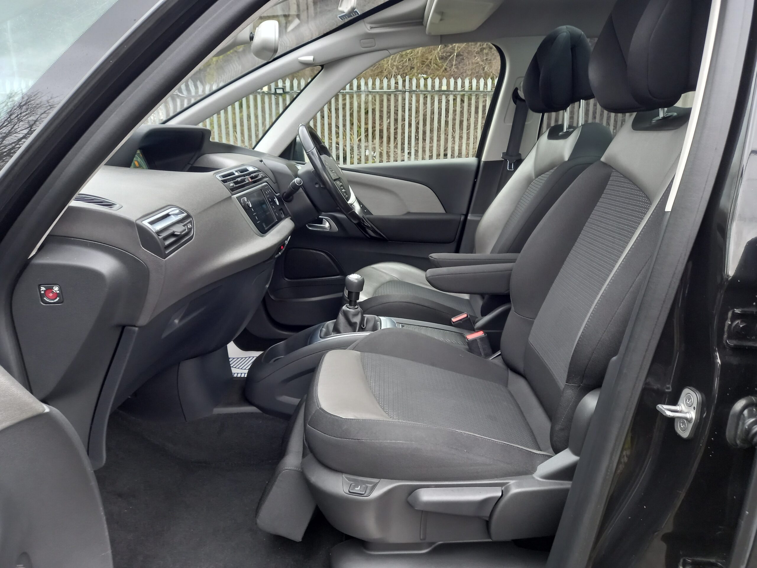 CITROEN C4 PICASSO 1.6 e-HDi 115 Airdream Exclusive+ 5dr 2013 Full Service History 3 Months Warranty - Image 22