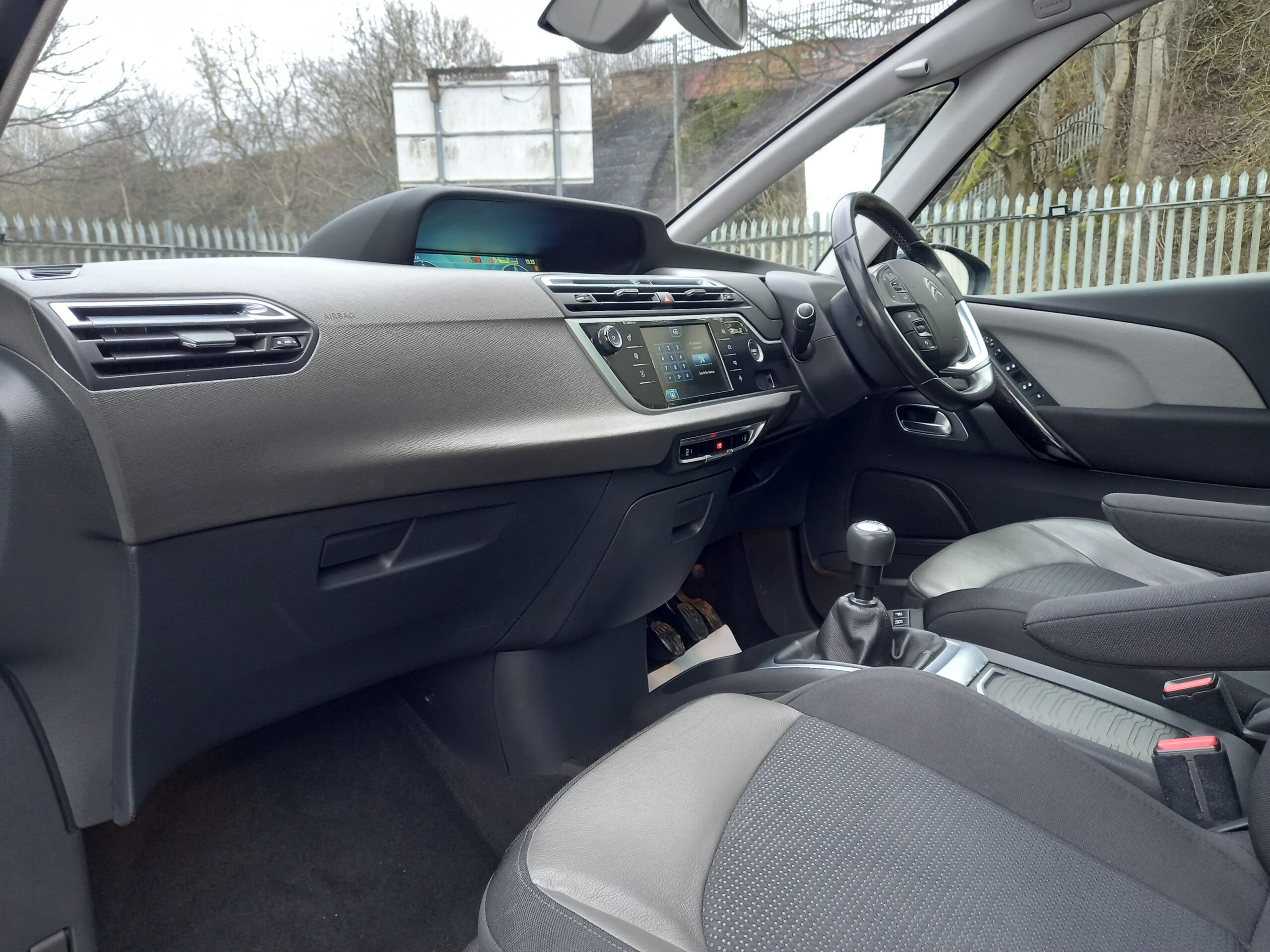 CITROEN C4 PICASSO 1.6 e-HDi 115 Airdream Exclusive+ 5dr 2013 Full Service History 3 Months Warranty - Image 21