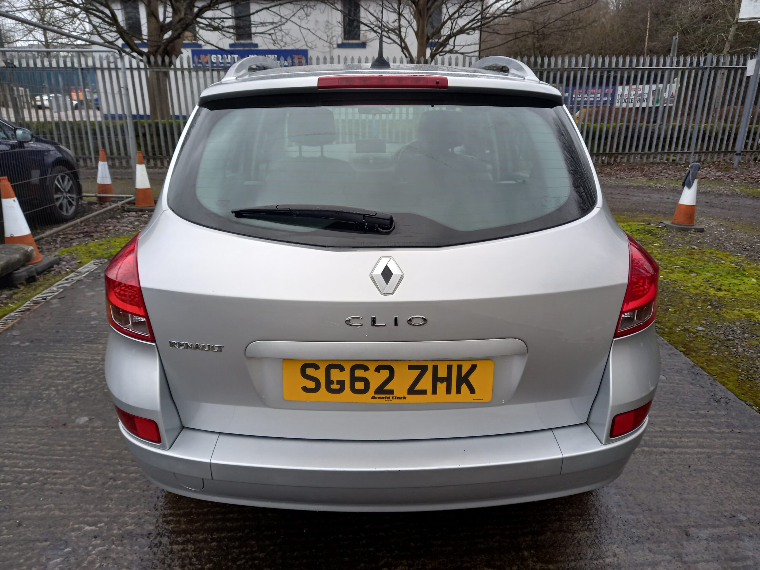 RENAULT CLIO 1.2 16V Dynamique TomTom 5dr 2012 60,000 Miles Service History 3 Months Warranty - Image 5