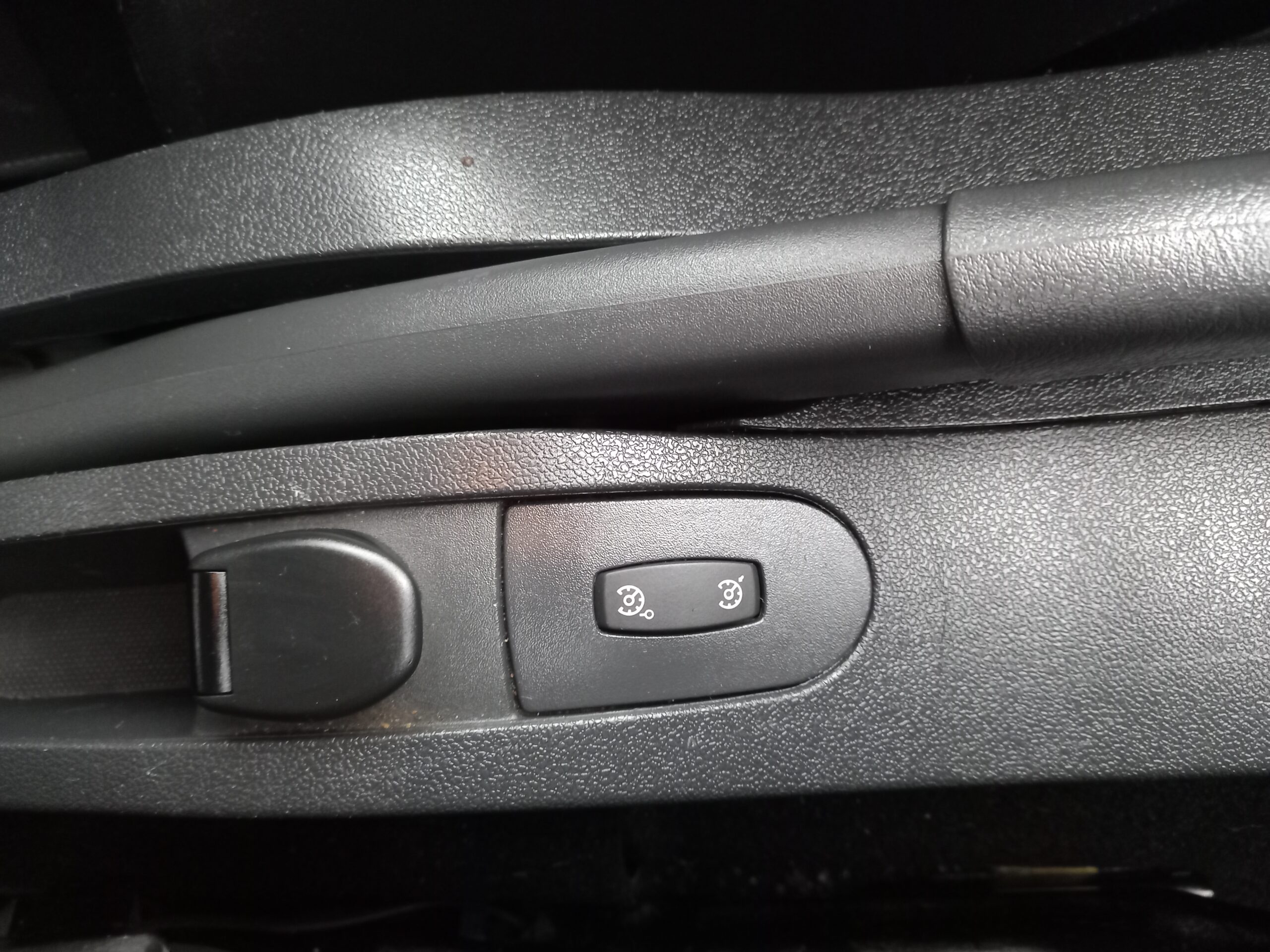 RENAULT CLIO 1.2 16V Dynamique TomTom 5dr 2012 60,000 Miles Service History 3 Months Warranty - Image 24