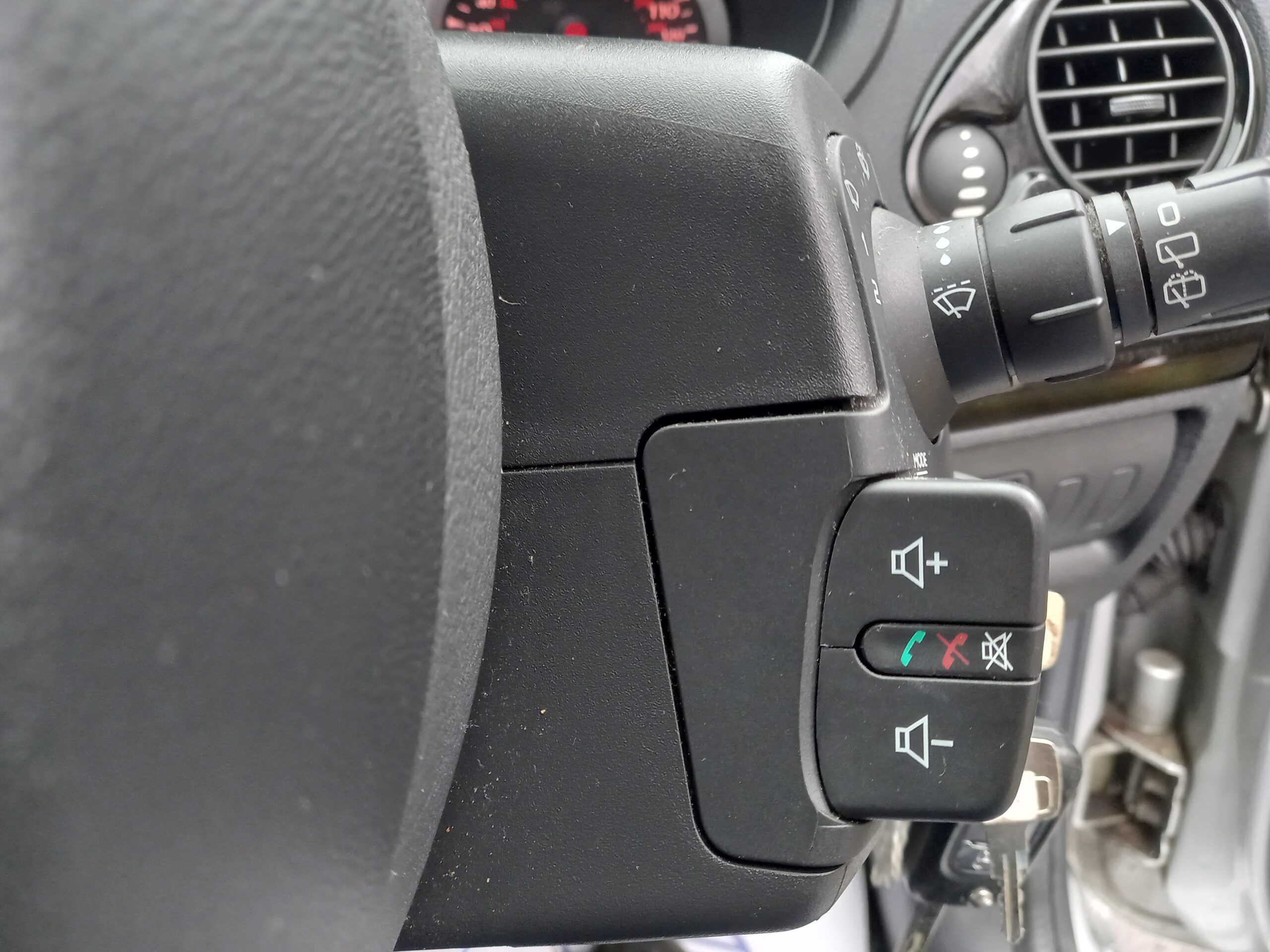 RENAULT CLIO 1.2 16V Dynamique TomTom 5dr 2012 60,000 Miles Service History 3 Months Warranty - Image 23